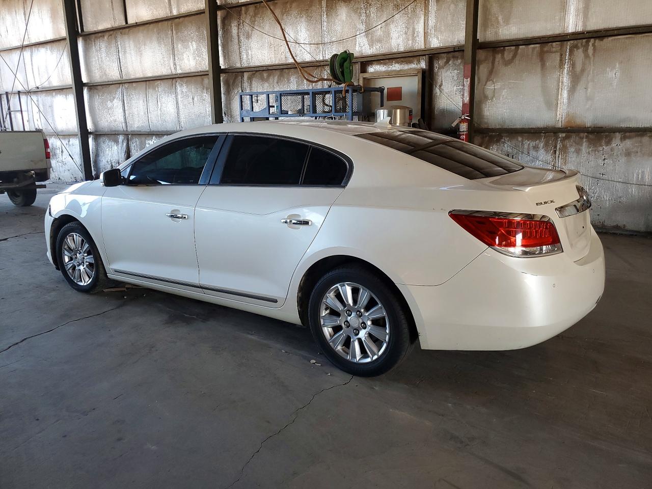 2013 Buick Lacrosse White vin: 1G4GC5ER2DF125672