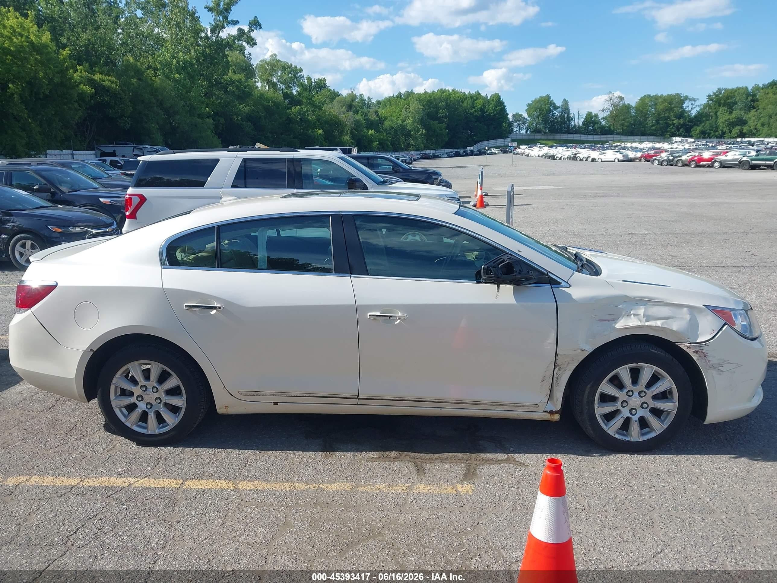 2012 Buick Lacrosse Leather Group White vin: 1G4GC5ER7CF363130