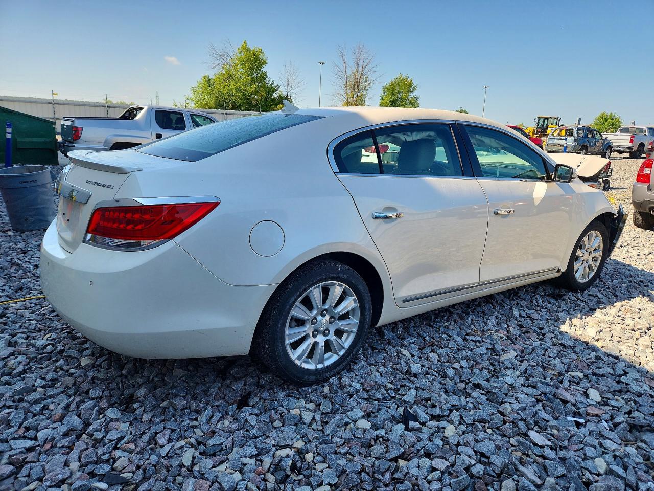 2013 Buick Lacrosse White vin: 1G4GC5ER8DF130214