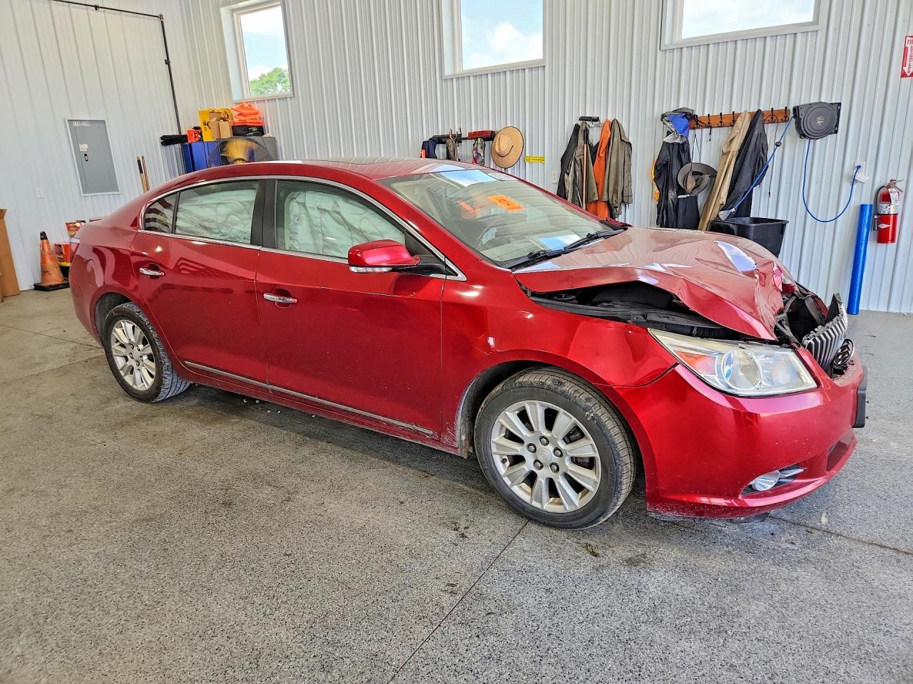 2013 Buick Lacrosse Красный vin: 1G4GC5ER9DF133266