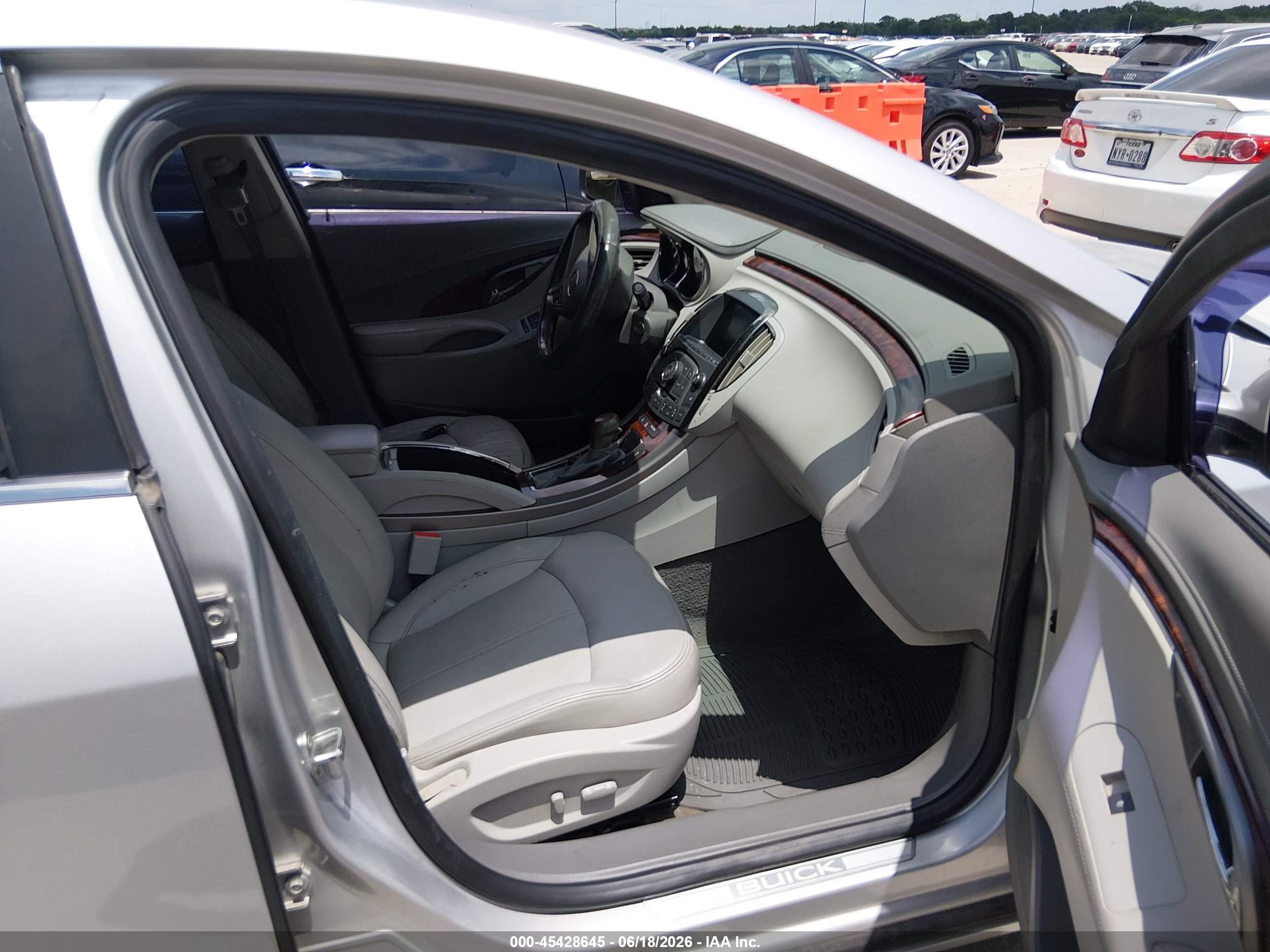 2013 Buick Lacrosse Leather Group Silver vin: 1G4GC5ER9DF140492