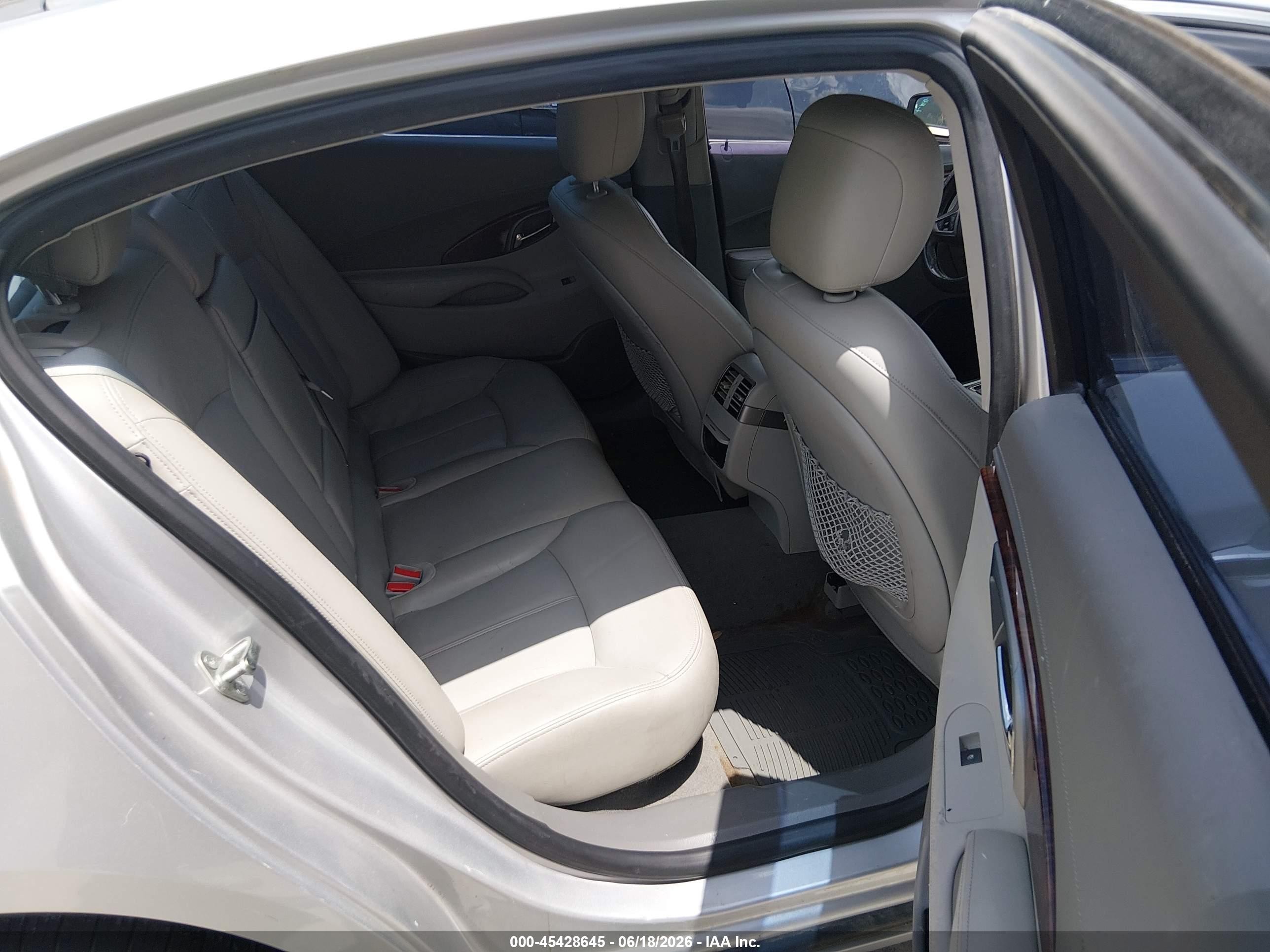 2013 Buick Lacrosse Leather Group Silver vin: 1G4GC5ER9DF140492