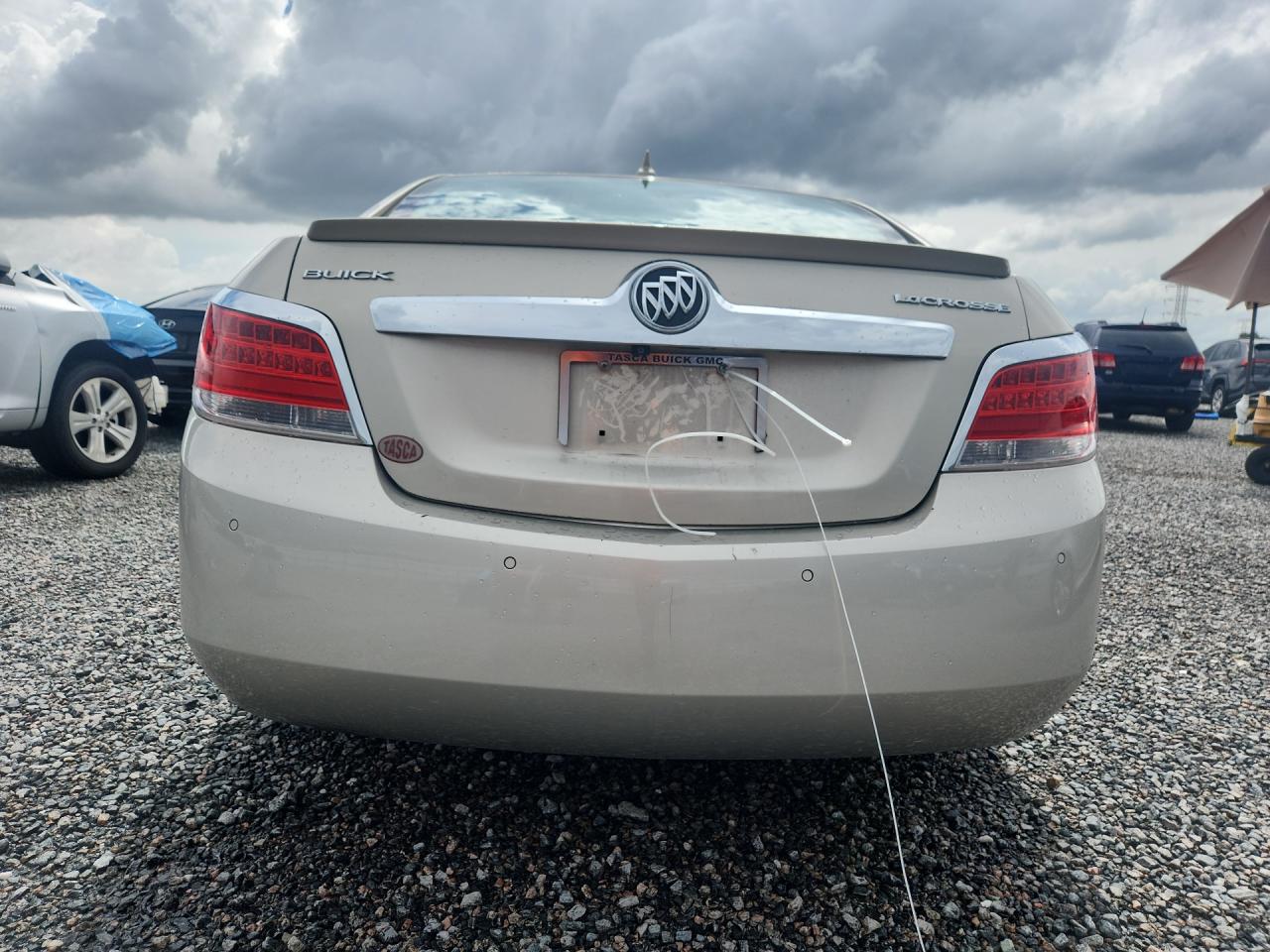 2013 Buick Lacrosse Cream vin: 1G4GC5ERXDF267803