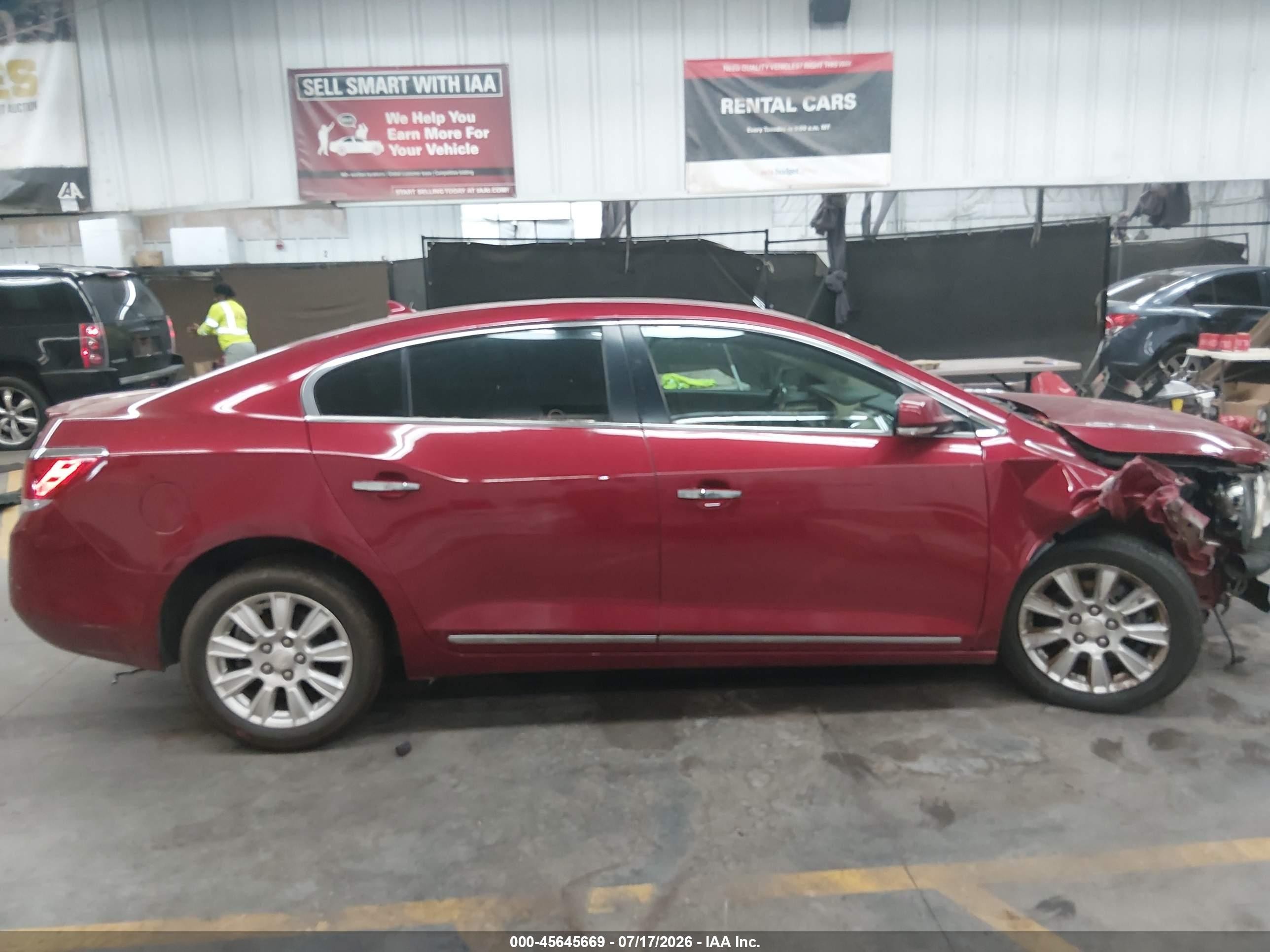 2013 Buick Lacrosse Leather Group Red vin: 1G4GC5ERXDF329233