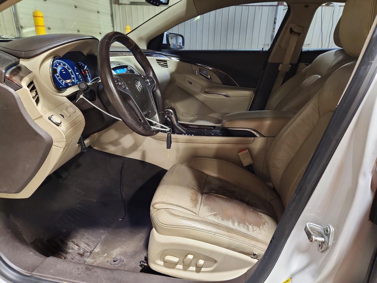 2015 Buick Lacrosse White vin: 1G4GC5G31FF142023