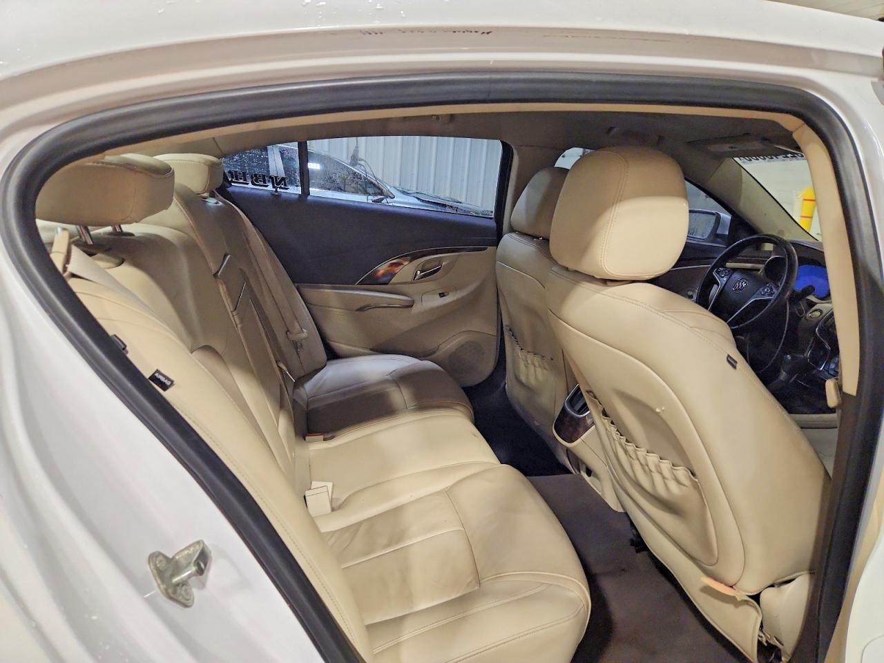 2015 Buick Lacrosse White vin: 1G4GC5G31FF142023