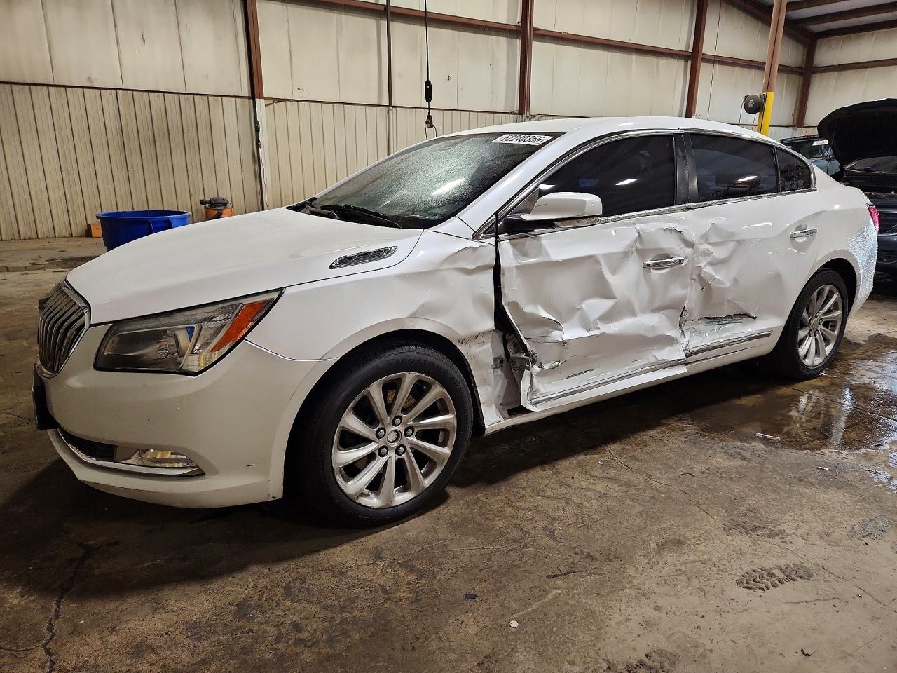 2015 Buick Lacrosse White vin: 1G4GC5G31FF142023
