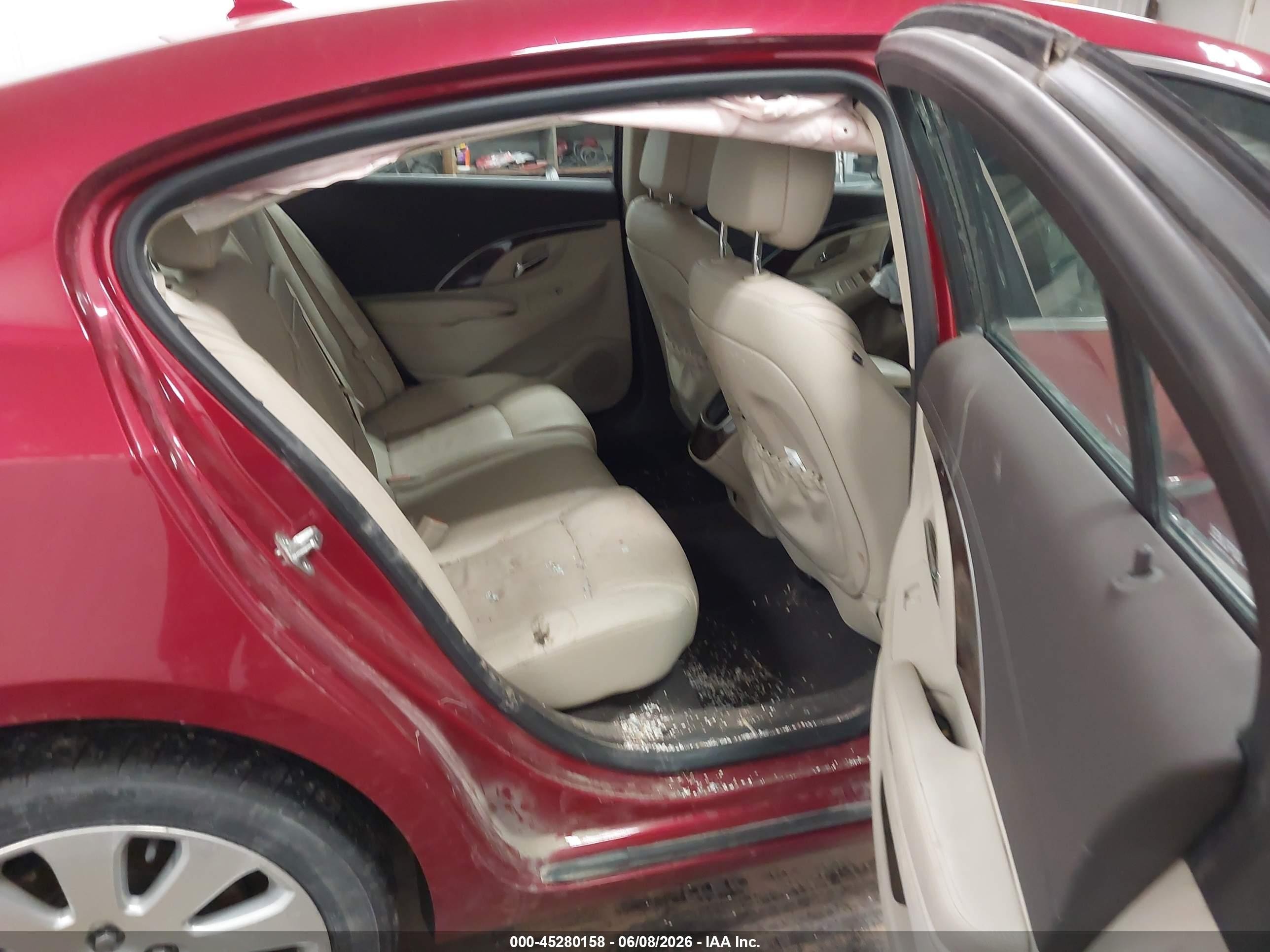 2014 Buick Lacrosse Leather Group Red vin: 1G4GC5G32EF150453