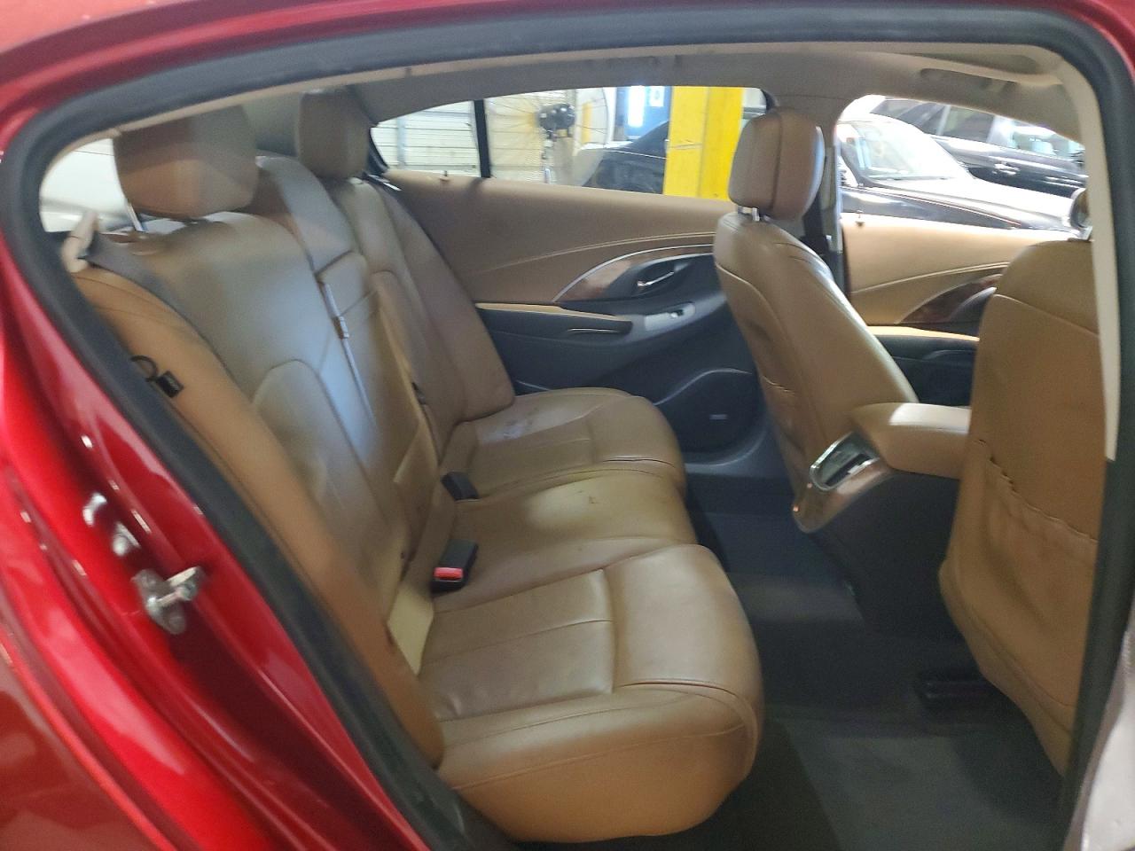 2014 Buick Lacrosse Red vin: 1G4GC5G32EF262976