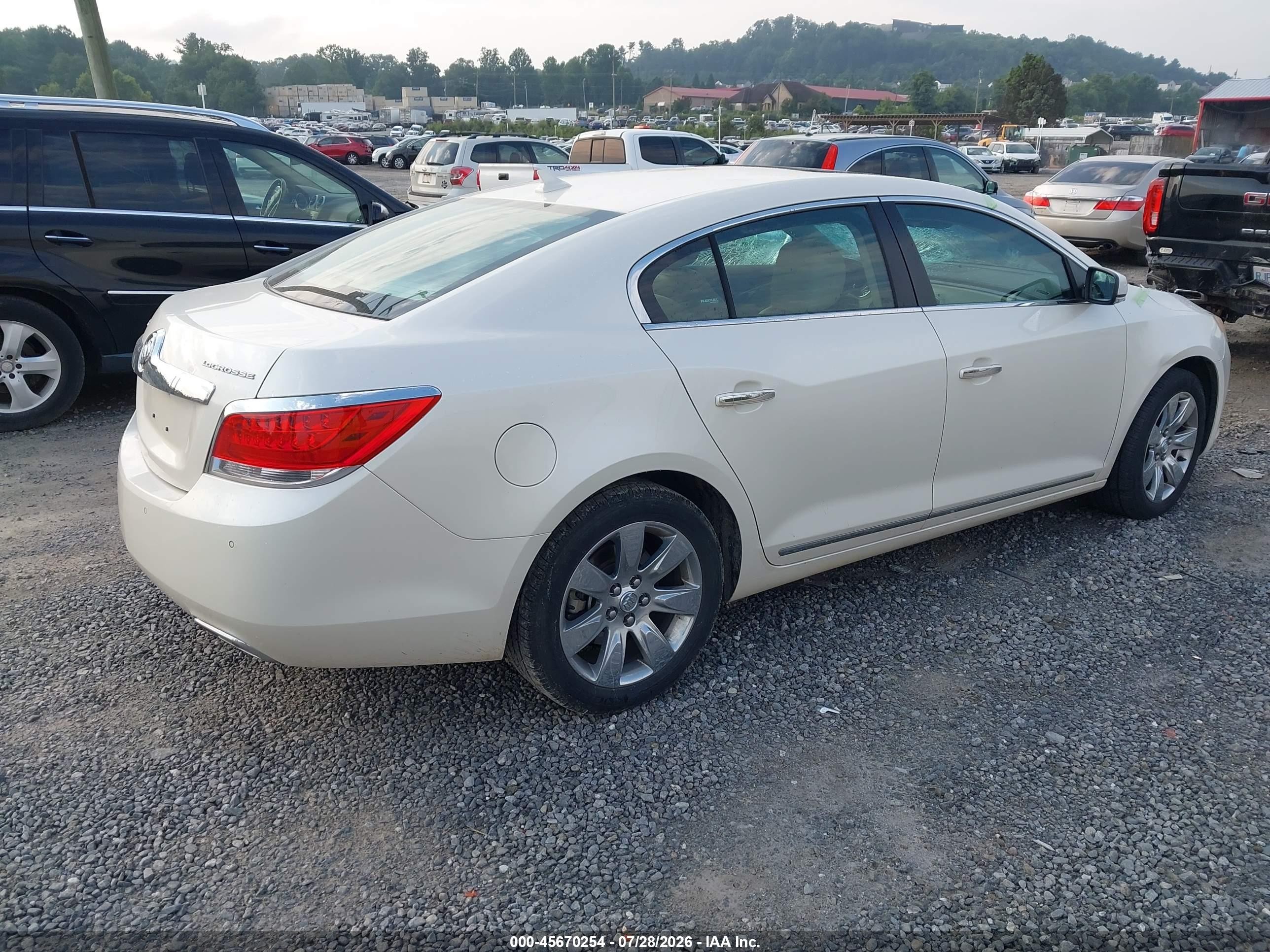 2013 Buick Lacrosse Leather Group Cream vin: 1G4GC5G34DF302814