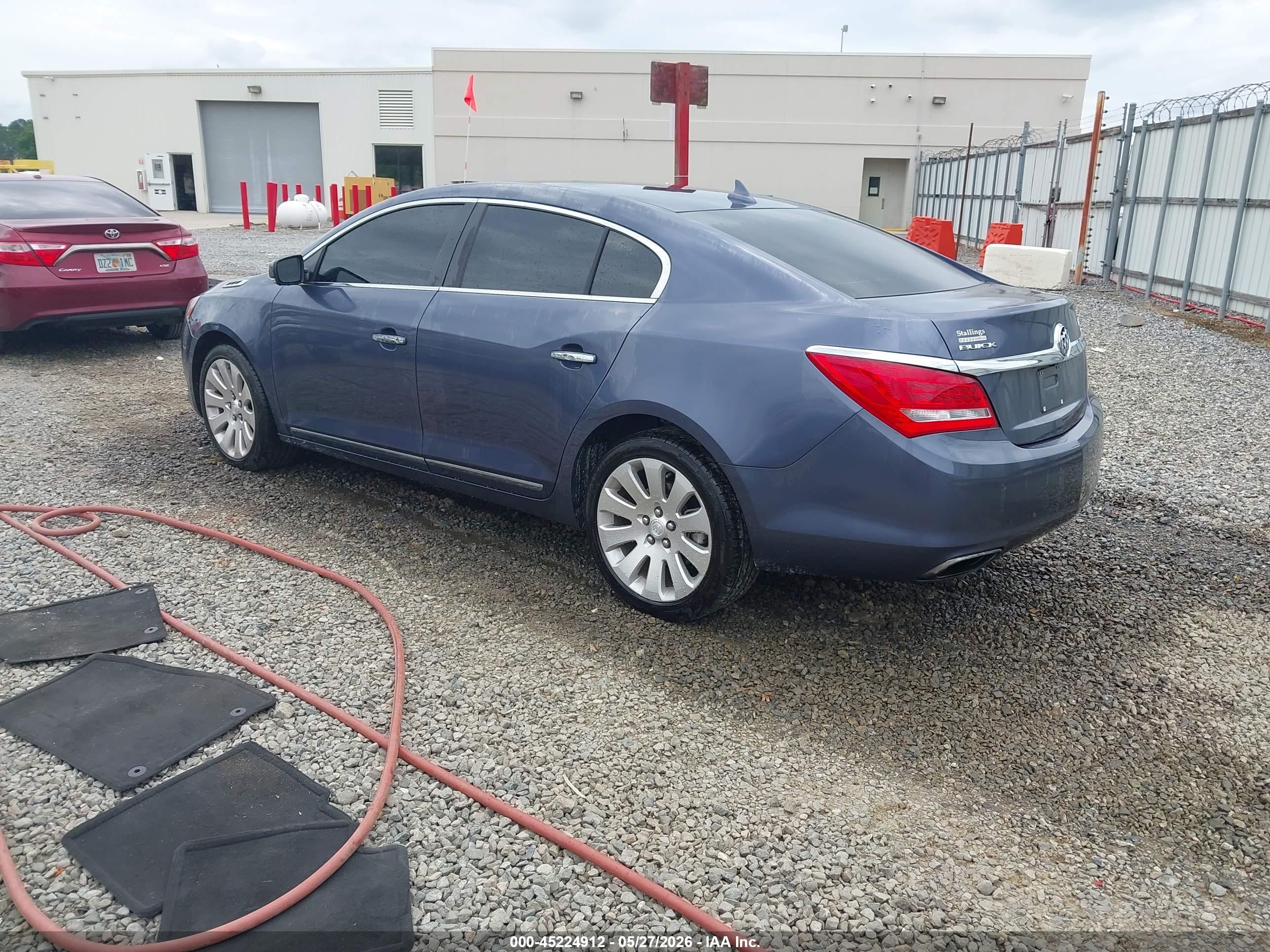 2014 Buick Lacrosse Leather Group Blue vin: 1G4GC5G39EF126747