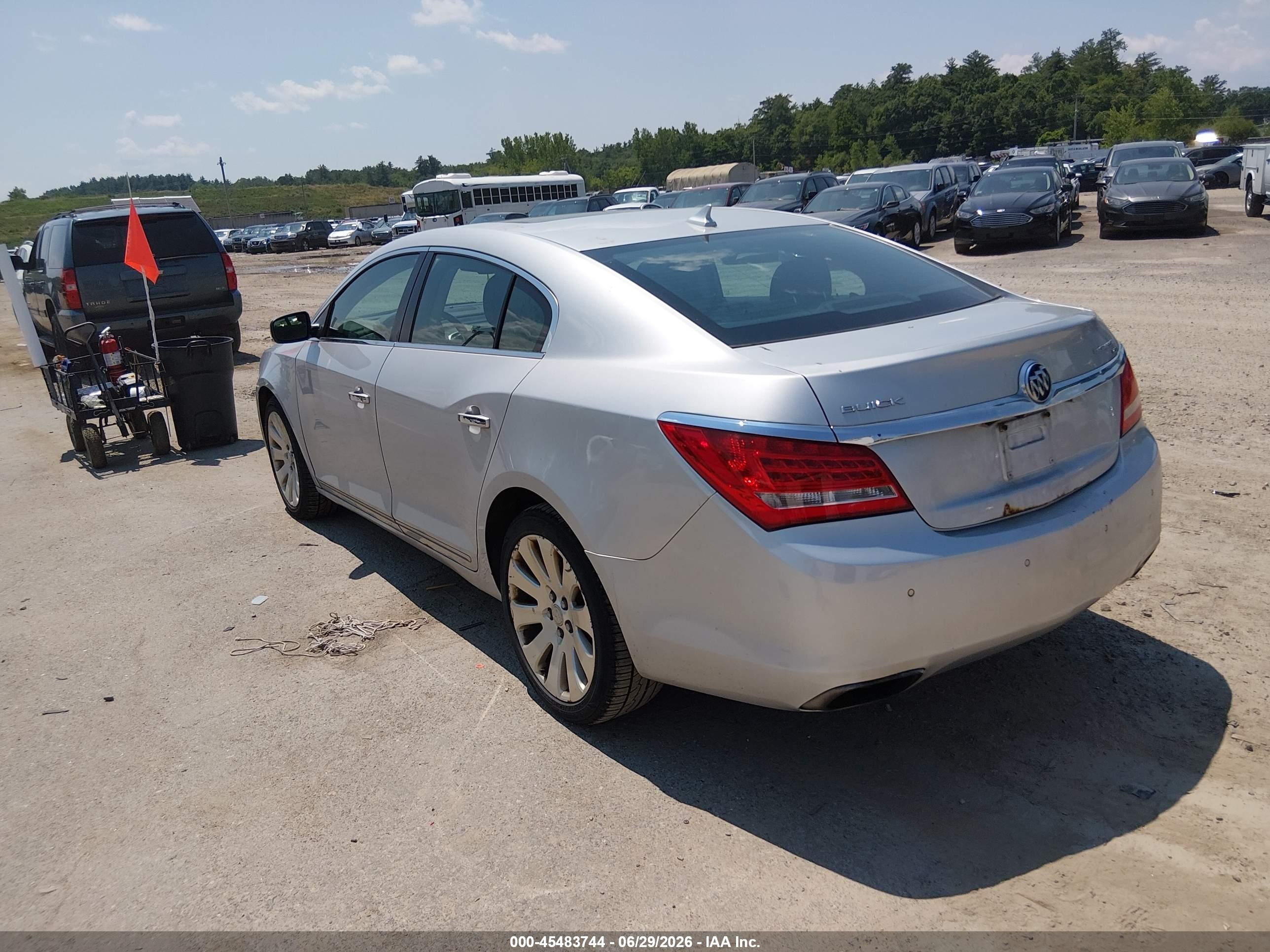 2014 Buick Lacrosse Leather Group Silver vin: 1G4GC5G39EF168884