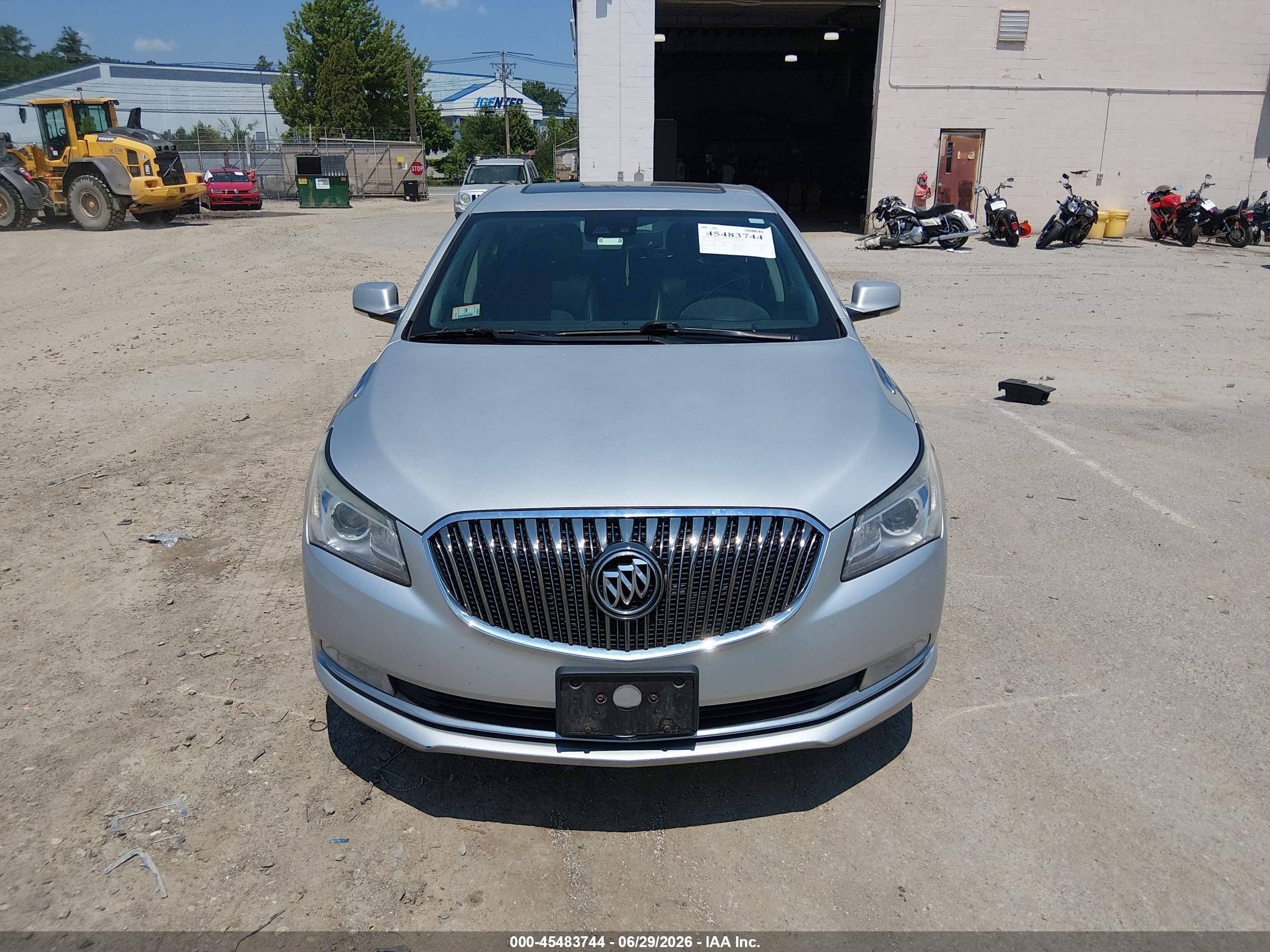 2014 Buick Lacrosse Leather Group Silver vin: 1G4GC5G39EF168884