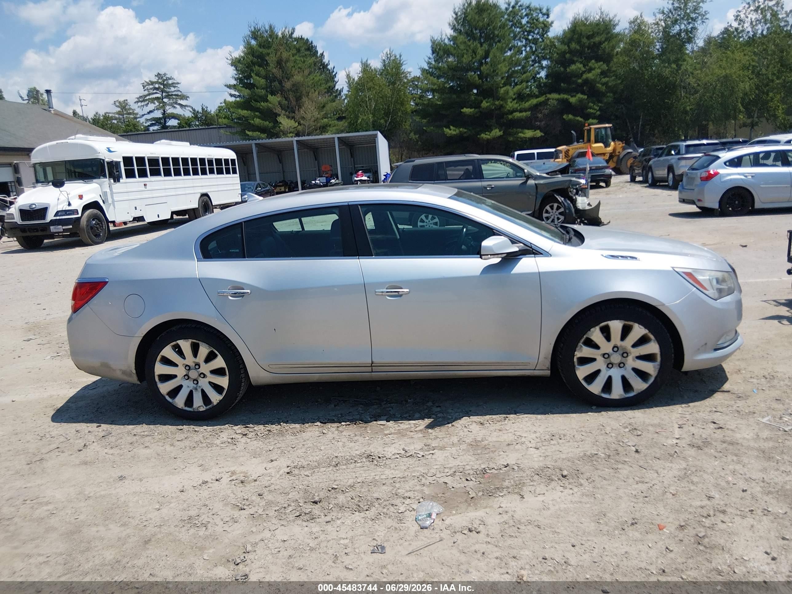 2014 Buick Lacrosse Leather Group Silver vin: 1G4GC5G39EF168884