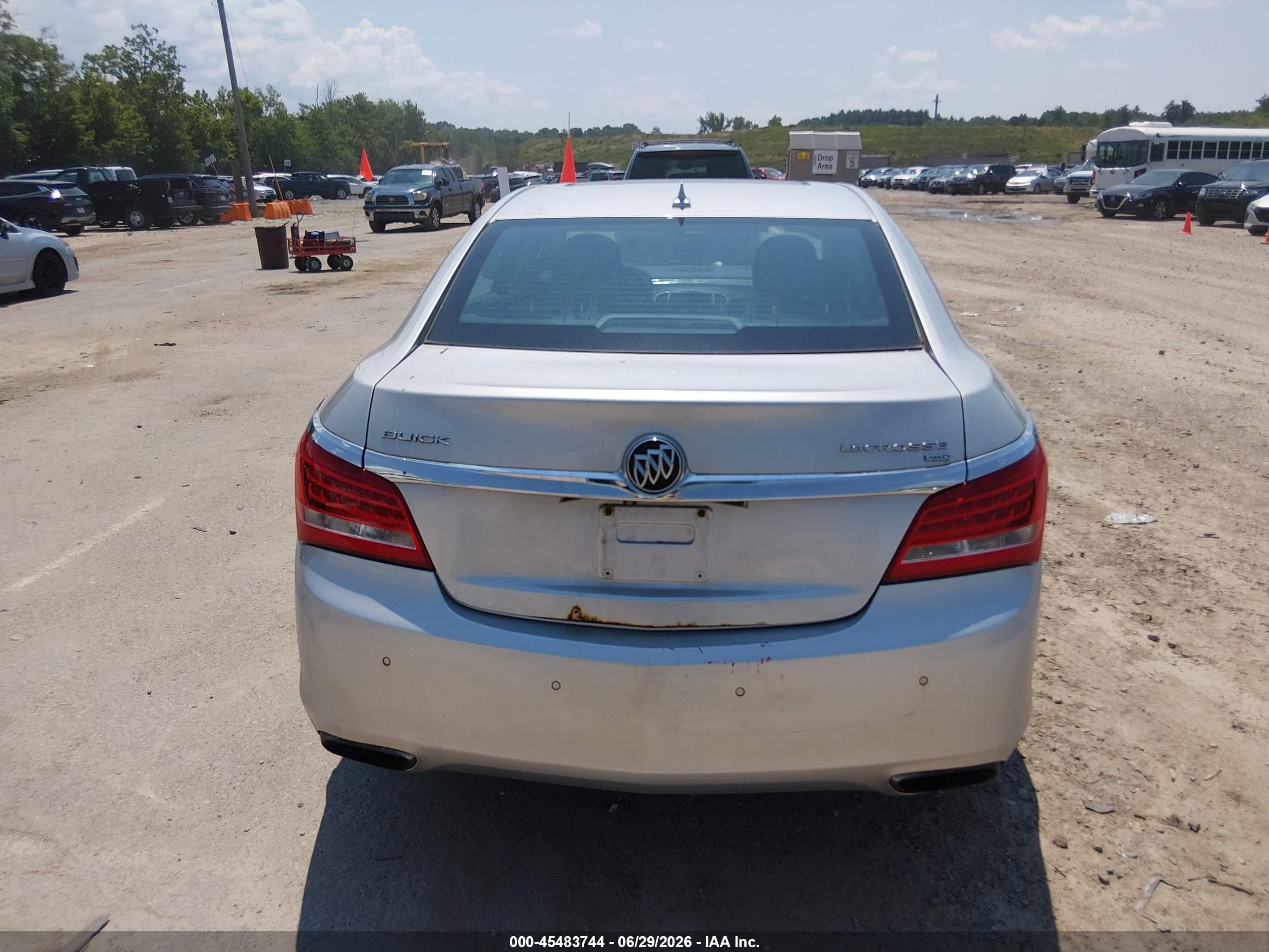 2014 Buick Lacrosse Leather Group Silver vin: 1G4GC5G39EF168884