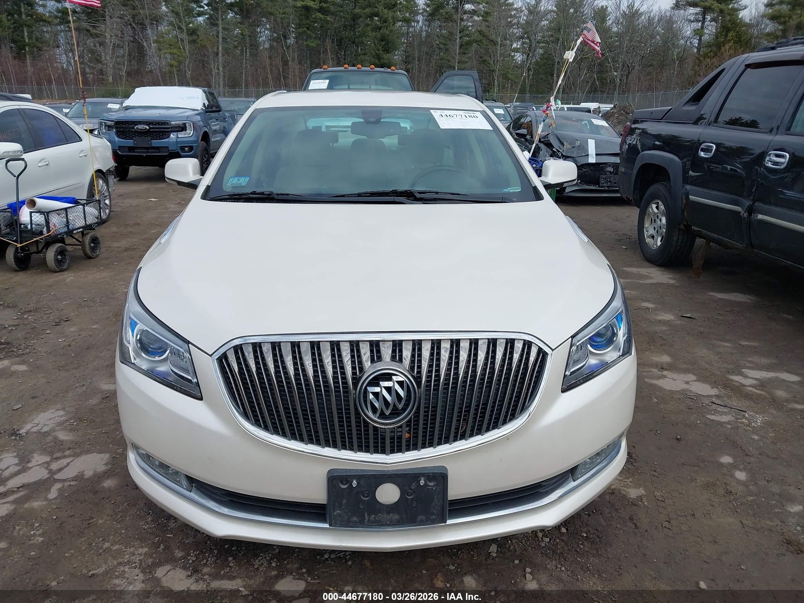 2014 Buick Lacrosse Leather Group White vin: 1G4GC5G39EF275448