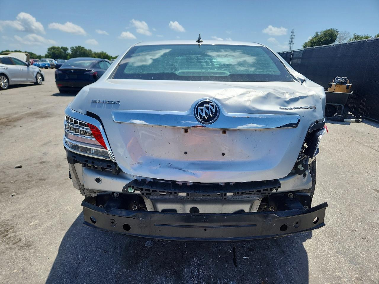 2012 Buick Lacrosse Silver vin: 1G4GC5G3XCF103782