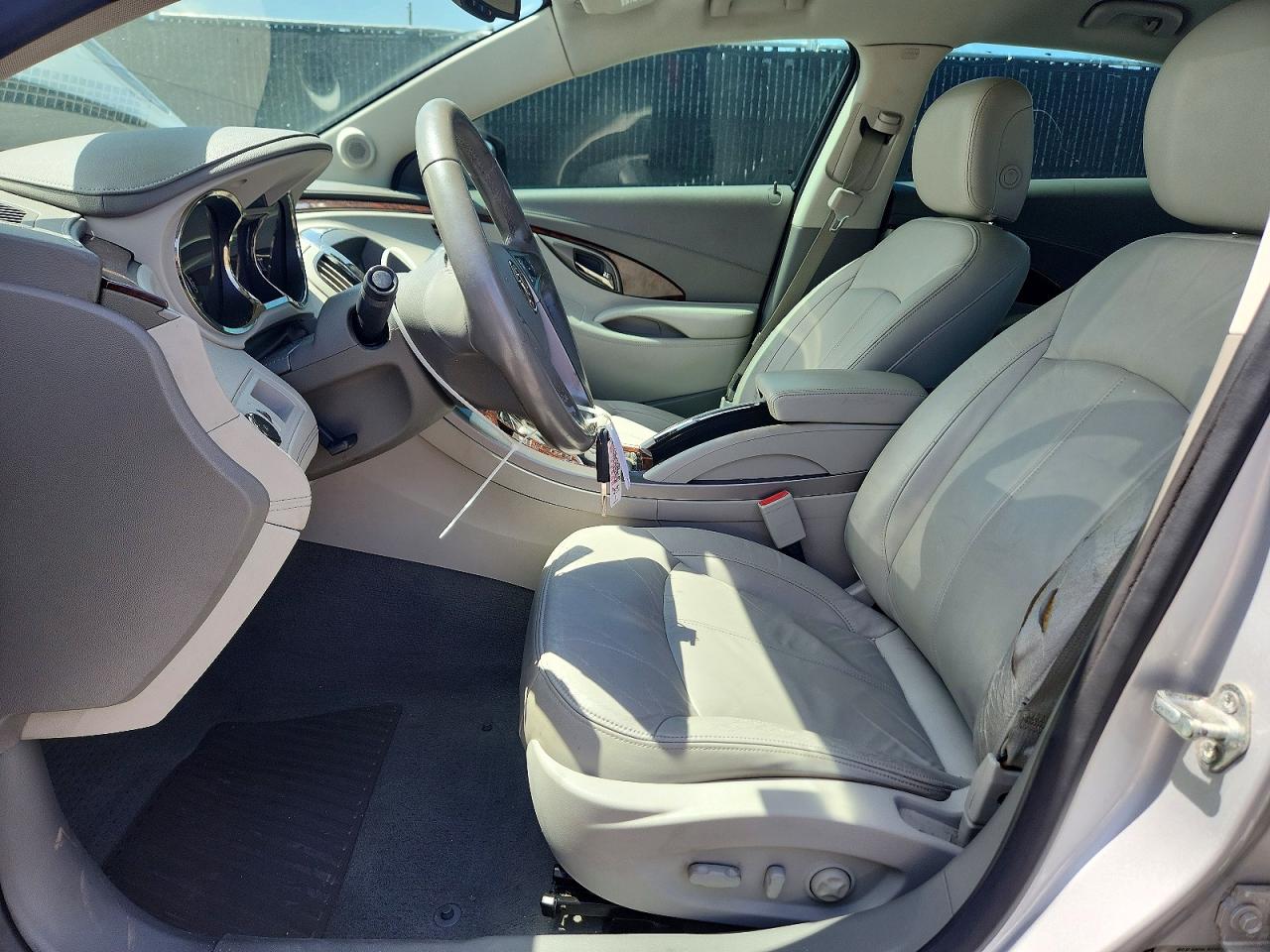 2012 Buick Lacrosse Silver vin: 1G4GC5G3XCF103782