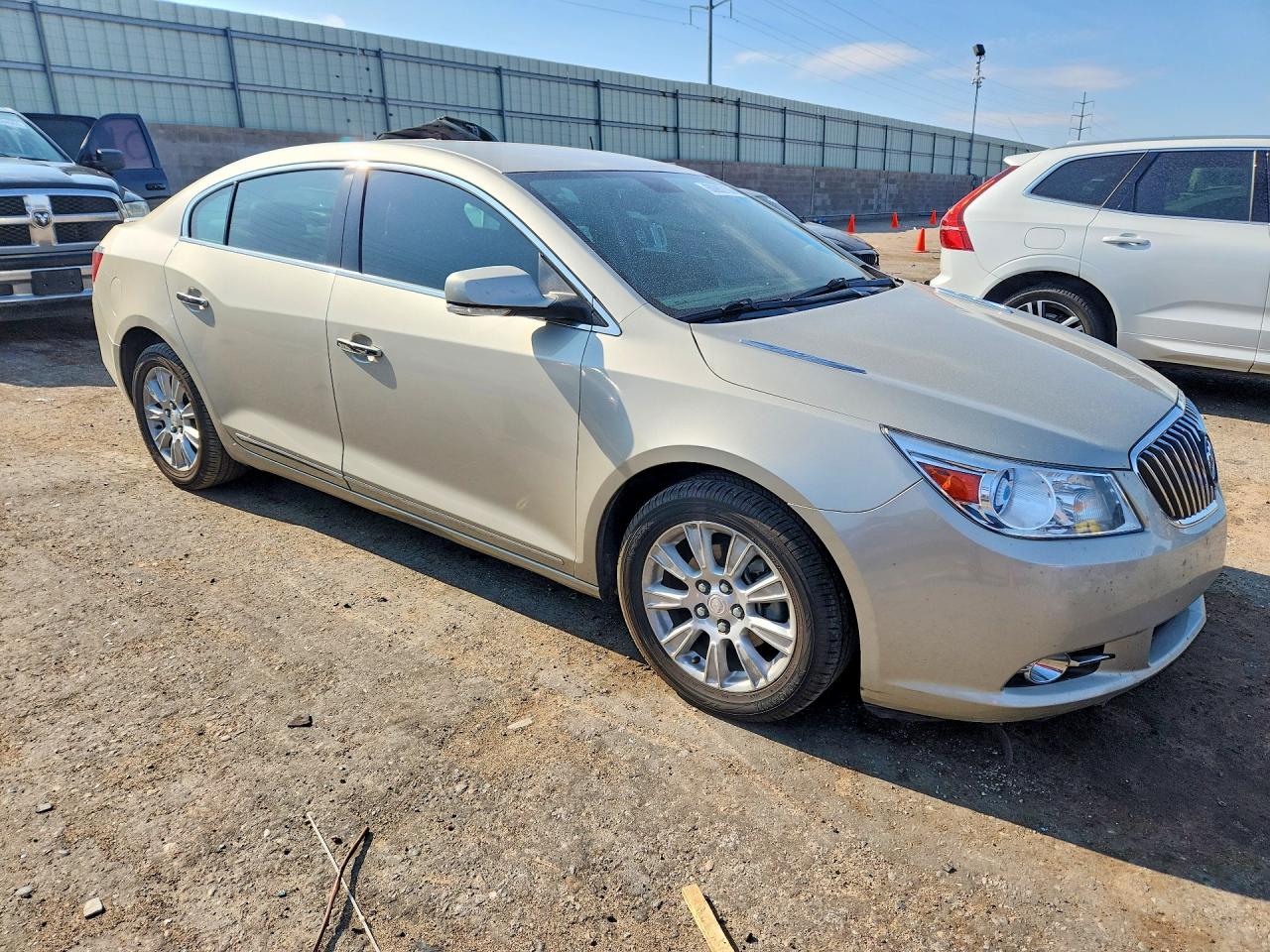2013 Buick Lacrosse Beige vin: 1G4GC5GR8DF253136