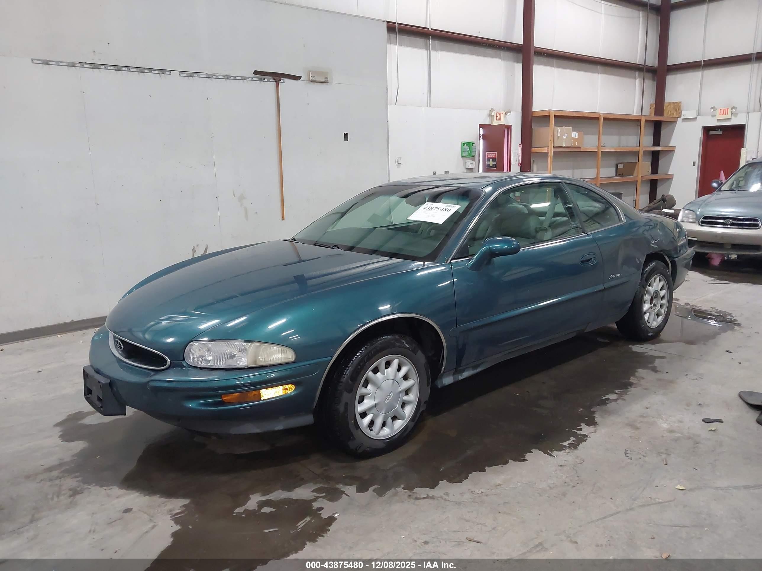 1998 Buick Riviera Base Cmi Green vin: 1G4GD2210W4708346