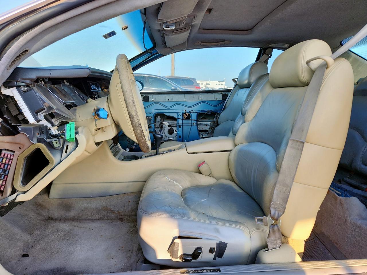 1997 Buick Riviera Серый vin: 1G4GD2211V4705731
