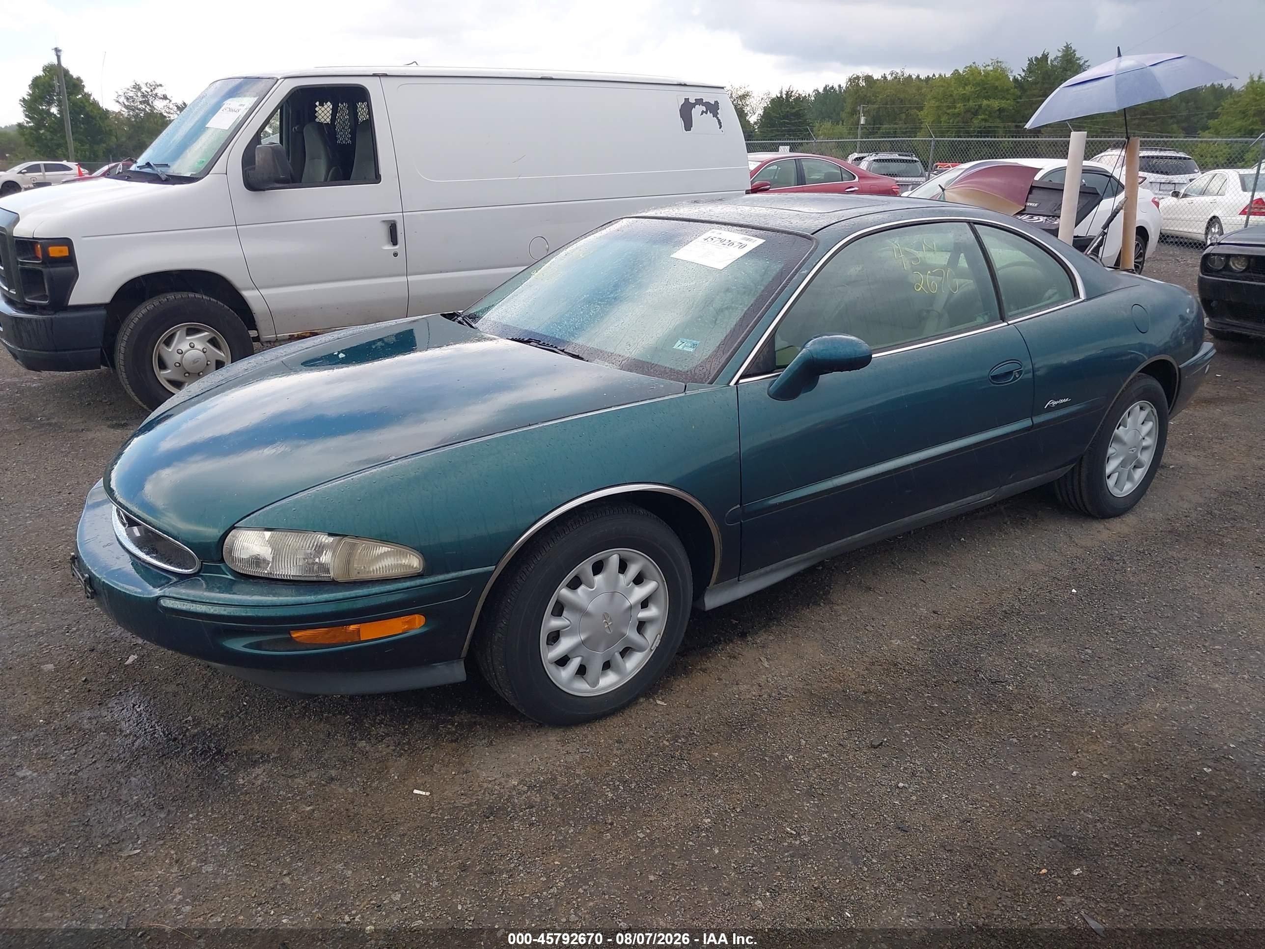 1997 Buick Riviera Green vin: 1G4GD2212V4703244