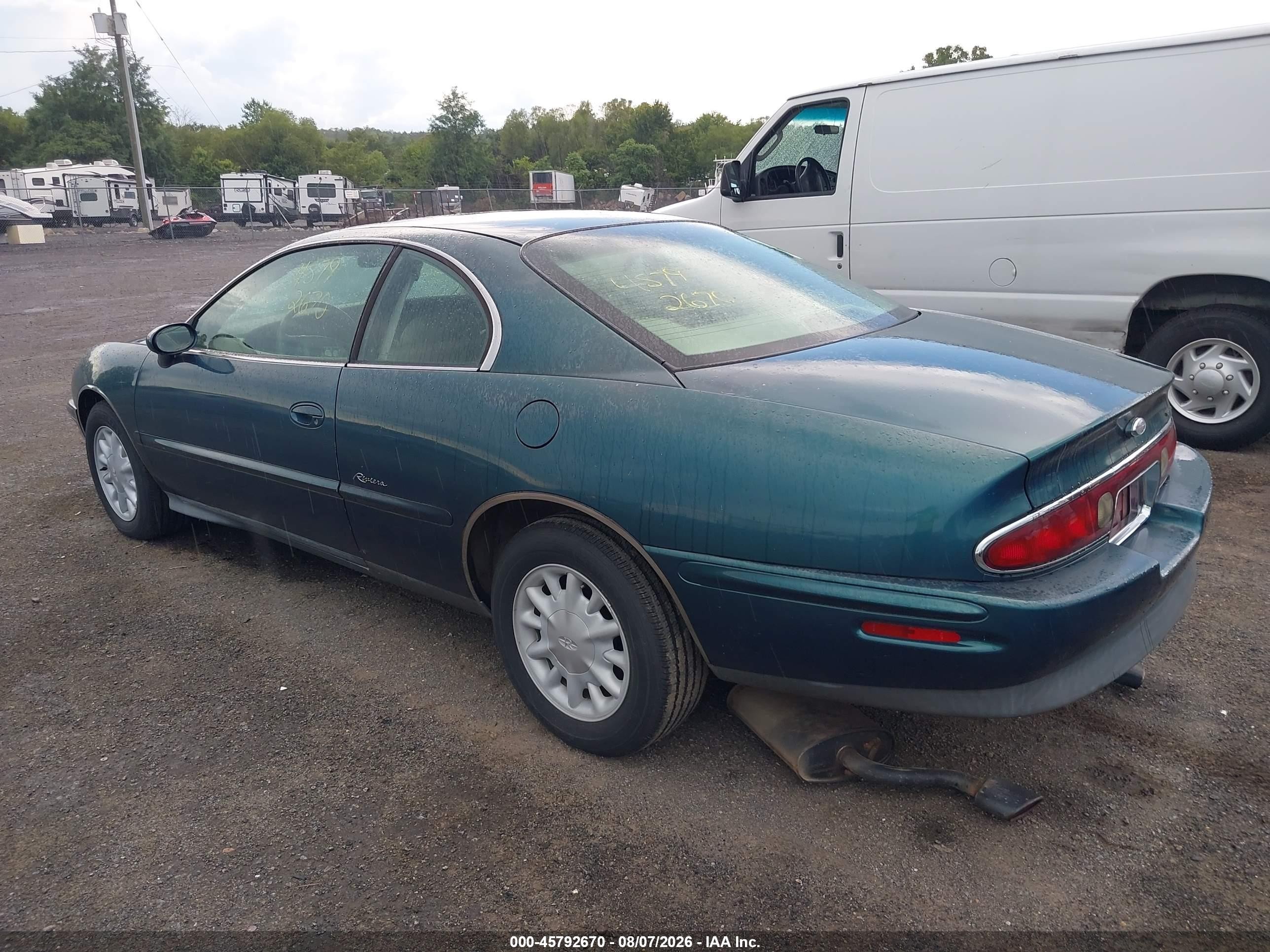 1997 Buick Riviera Green vin: 1G4GD2212V4703244