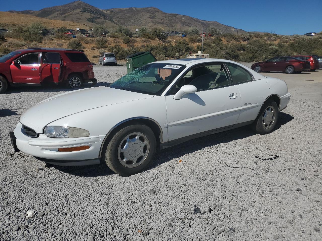 1997 Buick Riviera Белый vin: 1G4GD2215V4704078