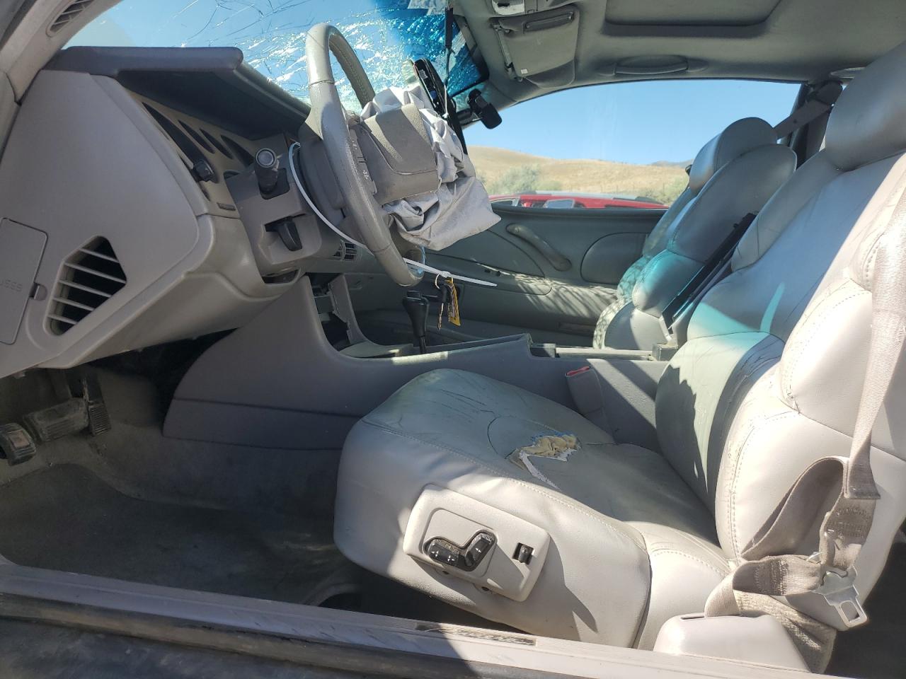 1997 Buick Riviera Белый vin: 1G4GD2215V4704078