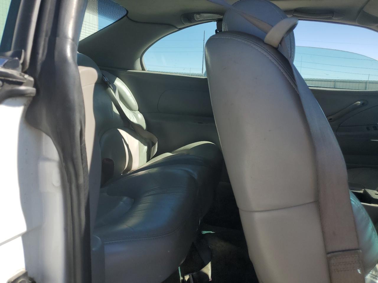 1997 Buick Riviera Белый vin: 1G4GD2215V4704078