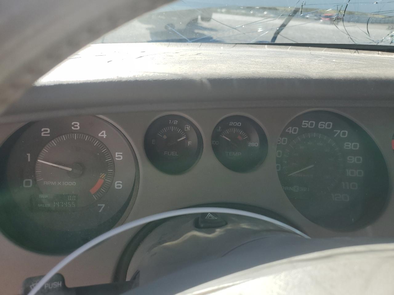 1997 Buick Riviera Белый vin: 1G4GD2215V4704078