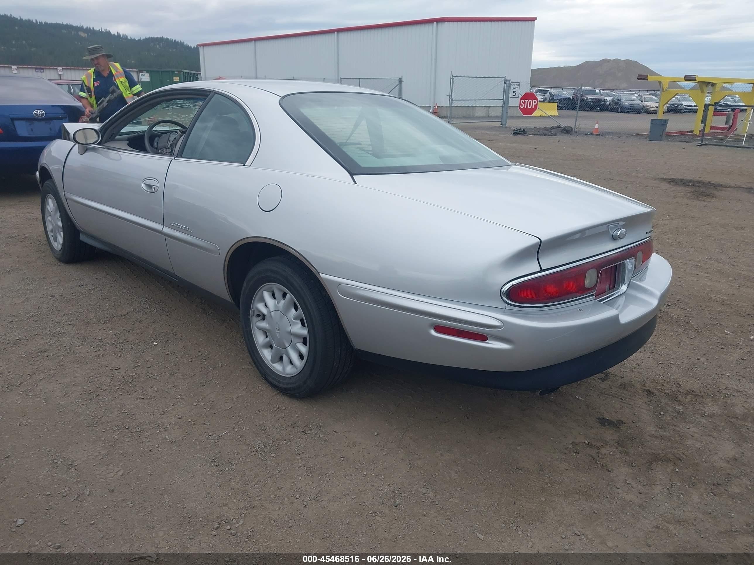 1999 Buick Riviera   Silver vin: 1G4GD2215X4700308
