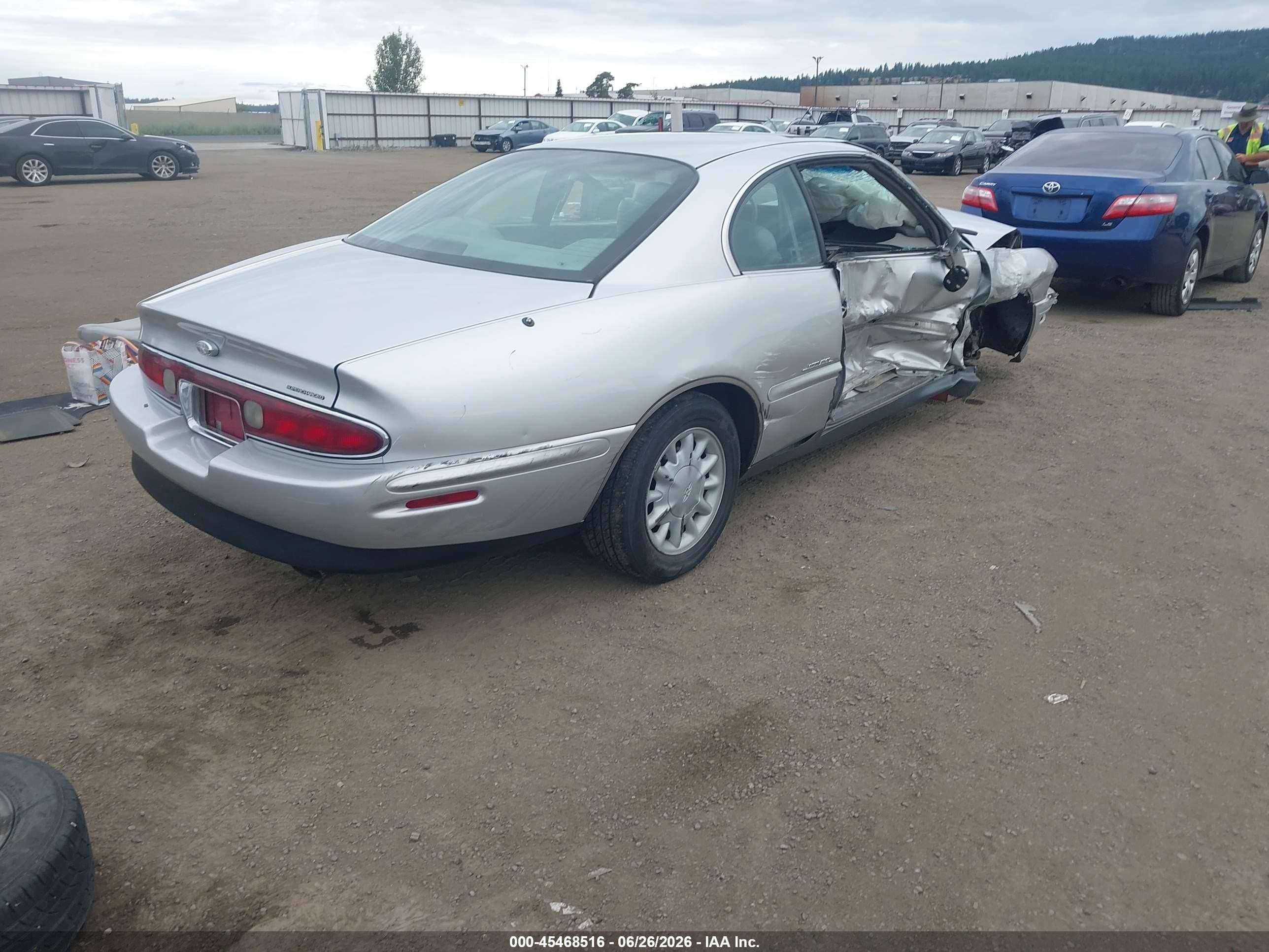 1999 Buick Riviera   Silver vin: 1G4GD2215X4700308