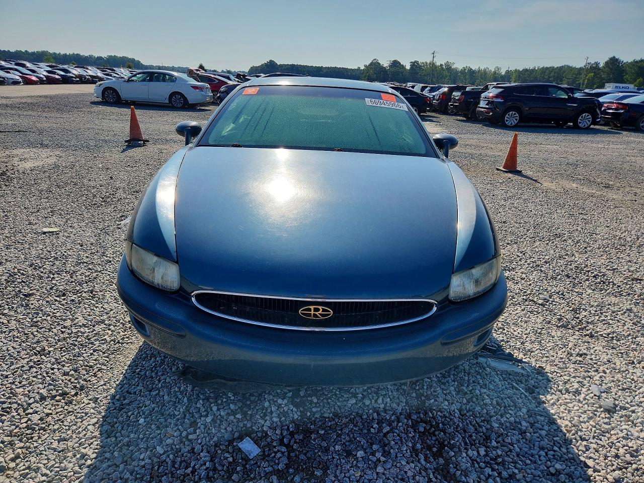 1995 Buick Riviera Blue vin: 1G4GD2216S4740048