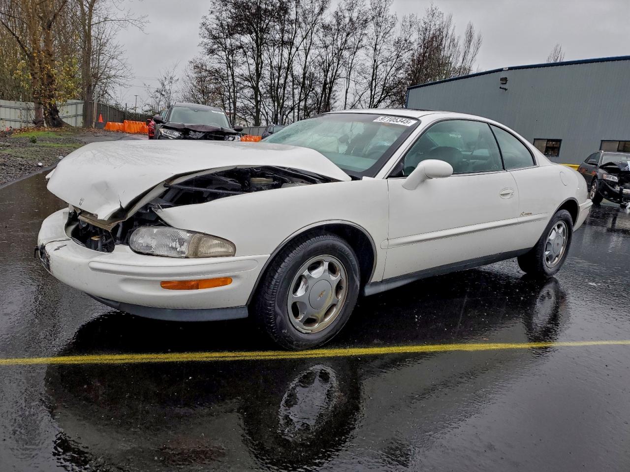 1997 Buick Riviera Белый vin: 1G4GD2218V4707654