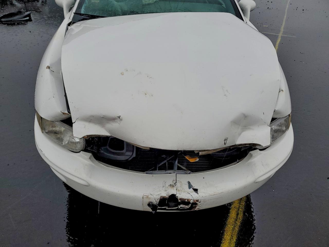 1997 Buick Riviera White vin: 1G4GD2218V4707654