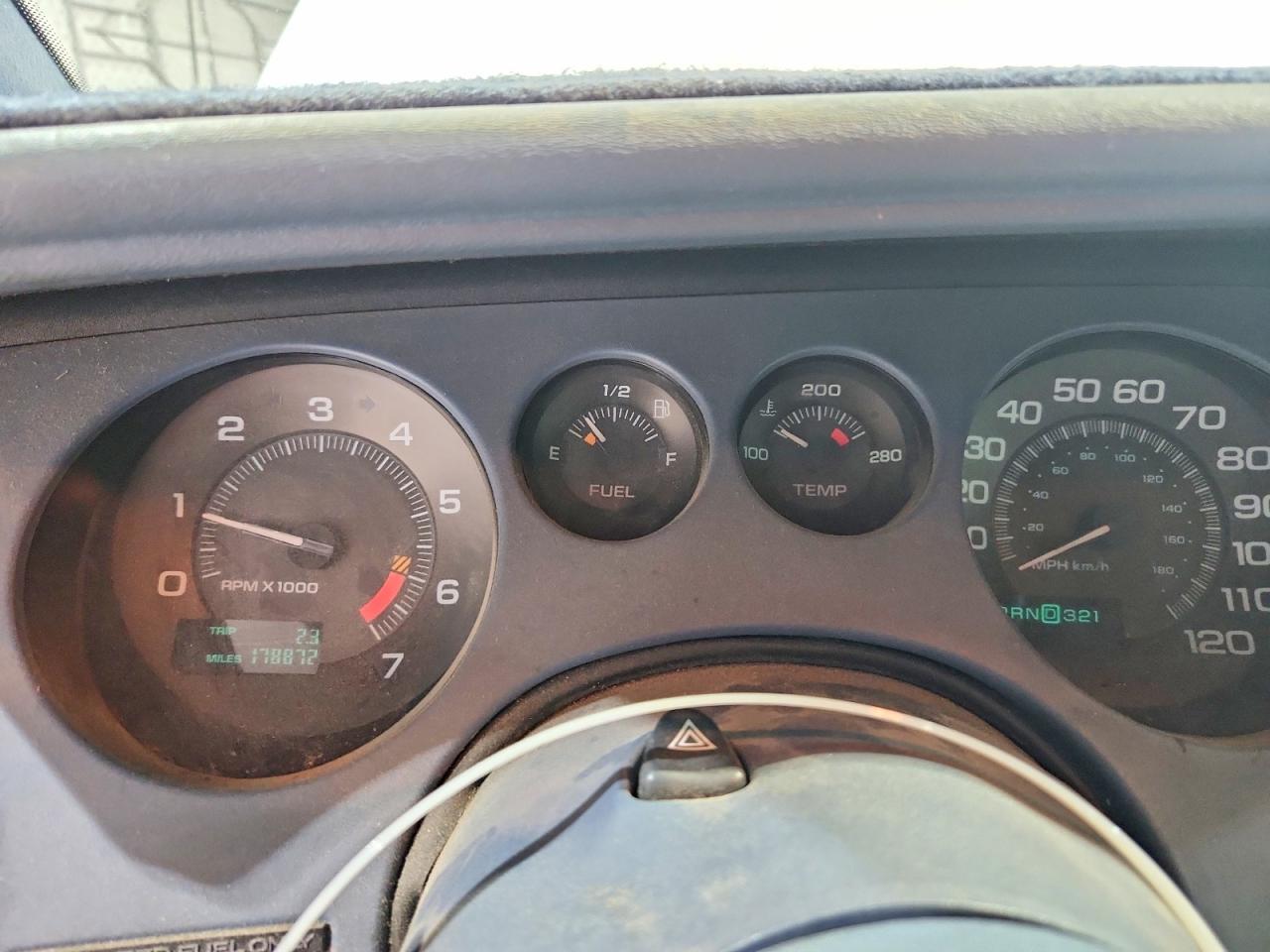 1997 Buick Riviera Белый vin: 1G4GD2218V4712577