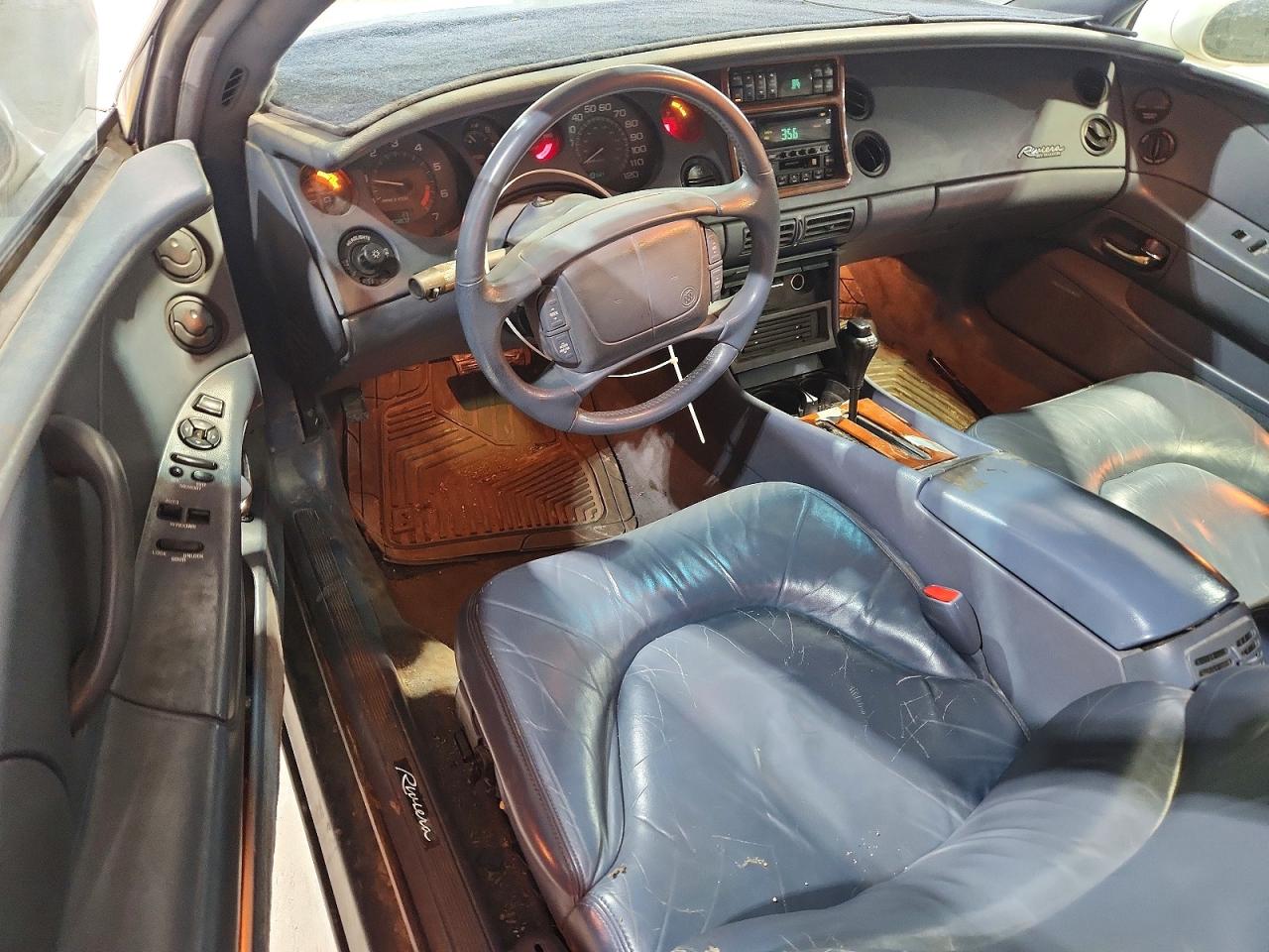 1997 Buick Riviera Белый vin: 1G4GD2218V4712577