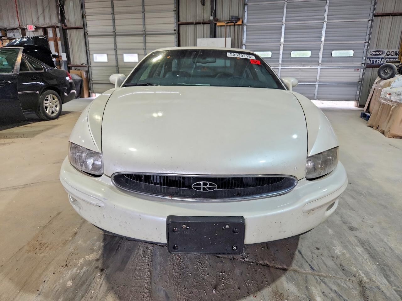 1997 Buick Riviera Белый vin: 1G4GD2218V4712577