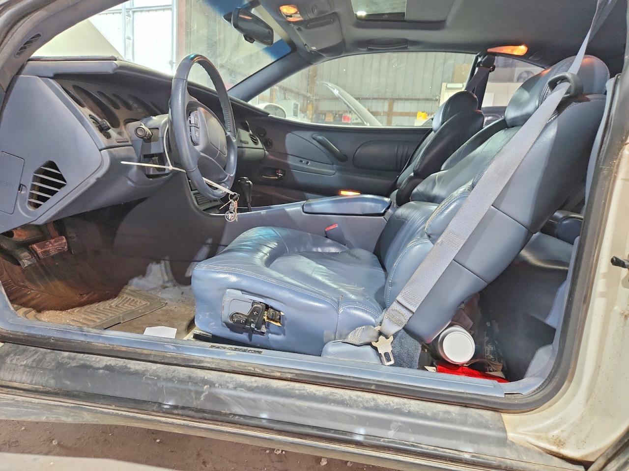 1997 Buick Riviera Белый vin: 1G4GD2218V4712577