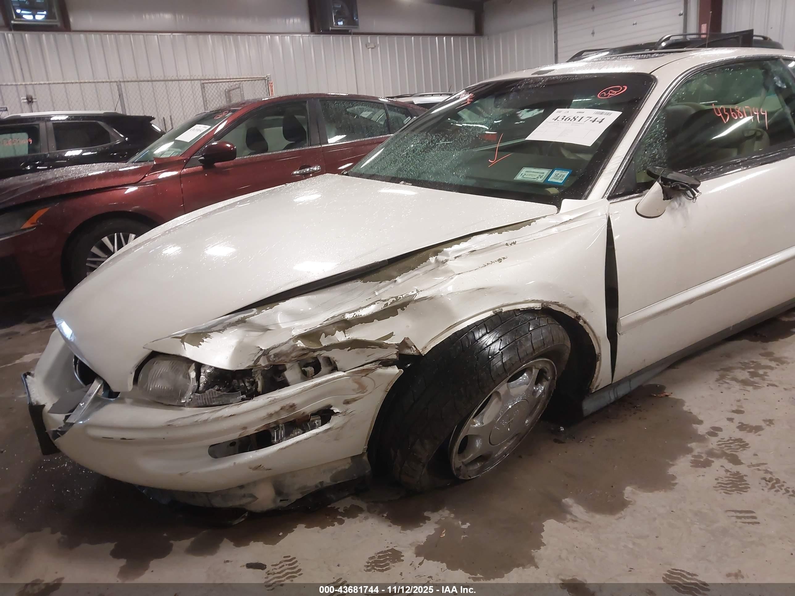 1997 Buick Riviera   White vin: 1G4GD2218V4715463