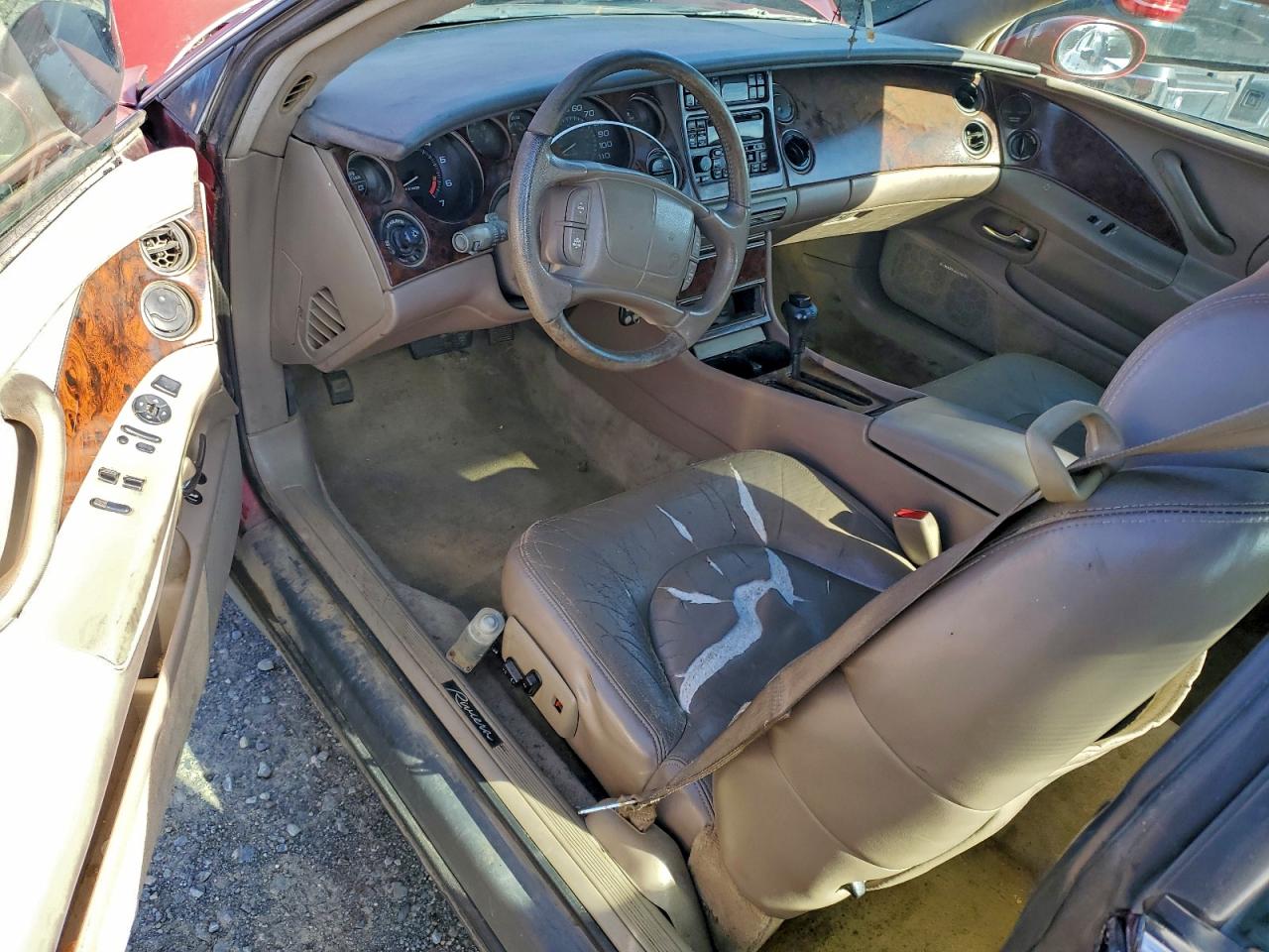 1997 Buick Riviera Red vin: 1G4GD2218V4715494