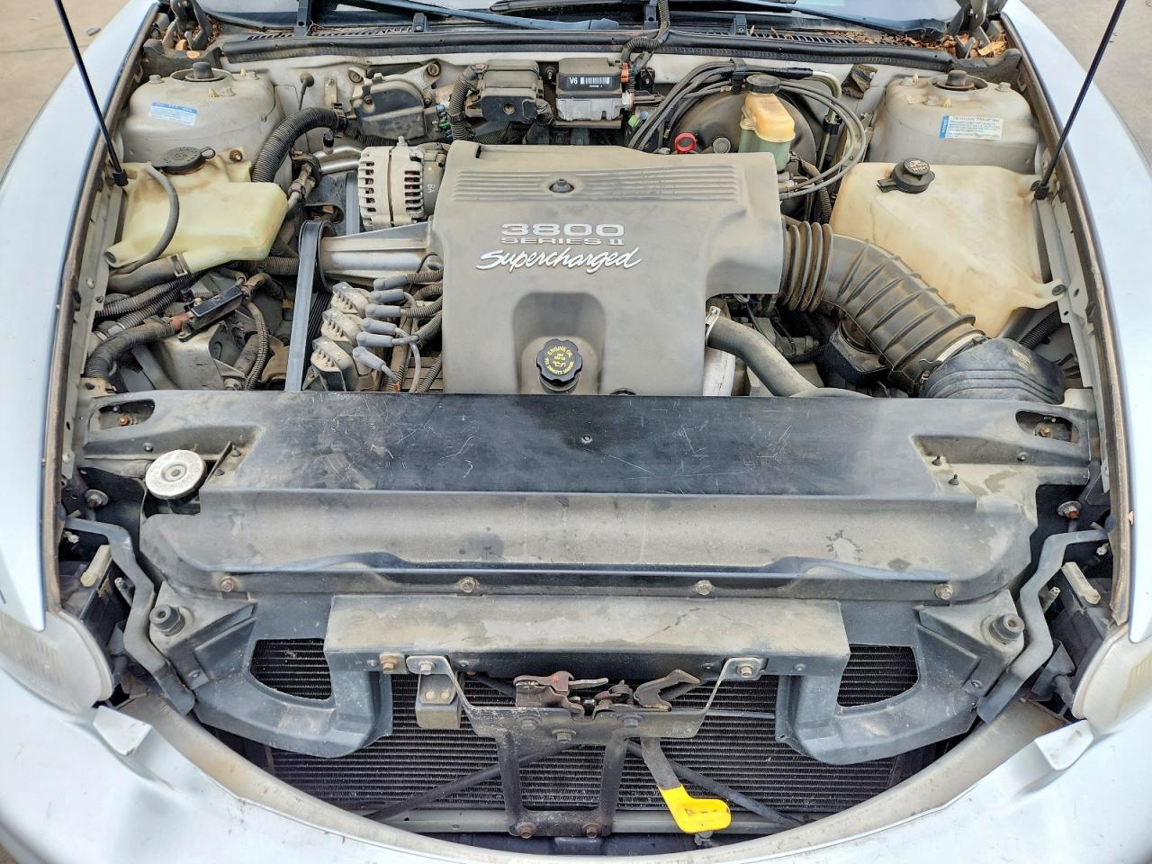 1999 Buick Riviera Серебряный vin: 1G4GD2218X4702053