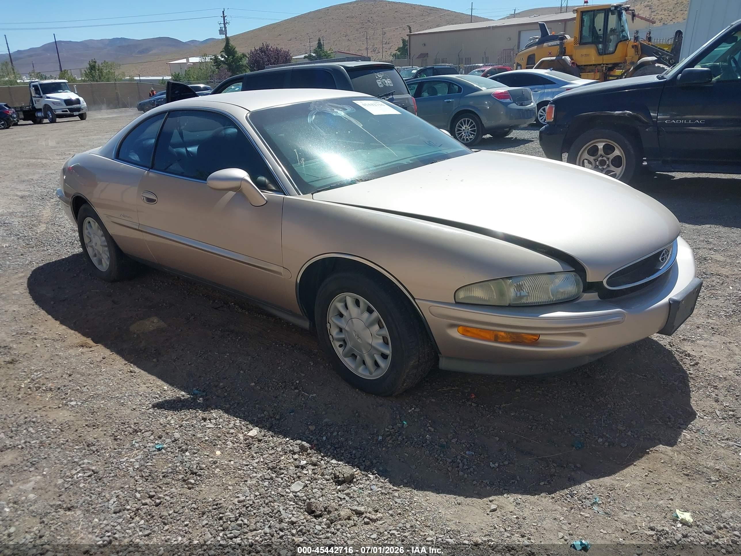 1995 Buick Riviera   Gold vin: 1G4GD2219S4713006