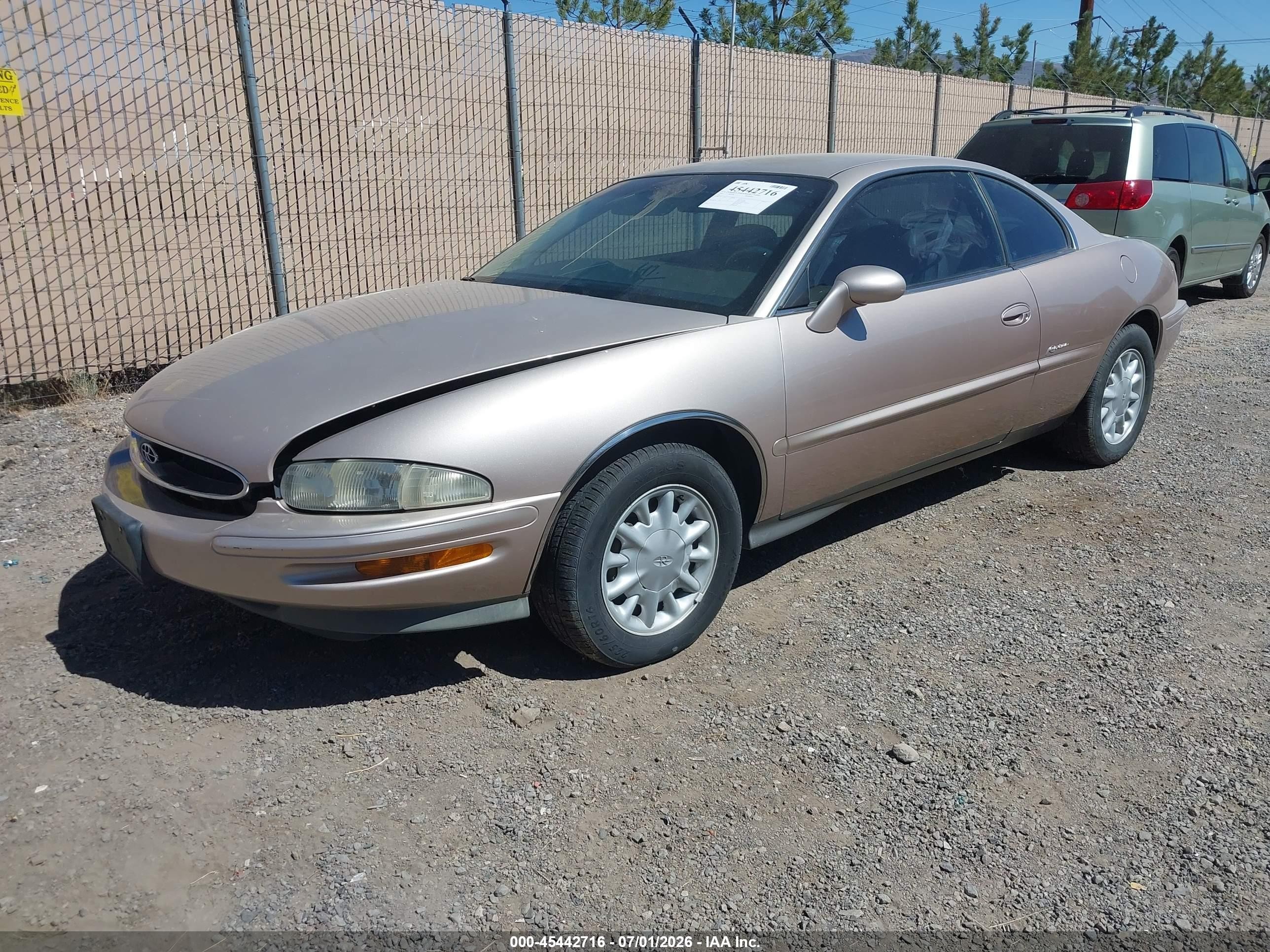 1995 Buick Riviera   Gold vin: 1G4GD2219S4713006