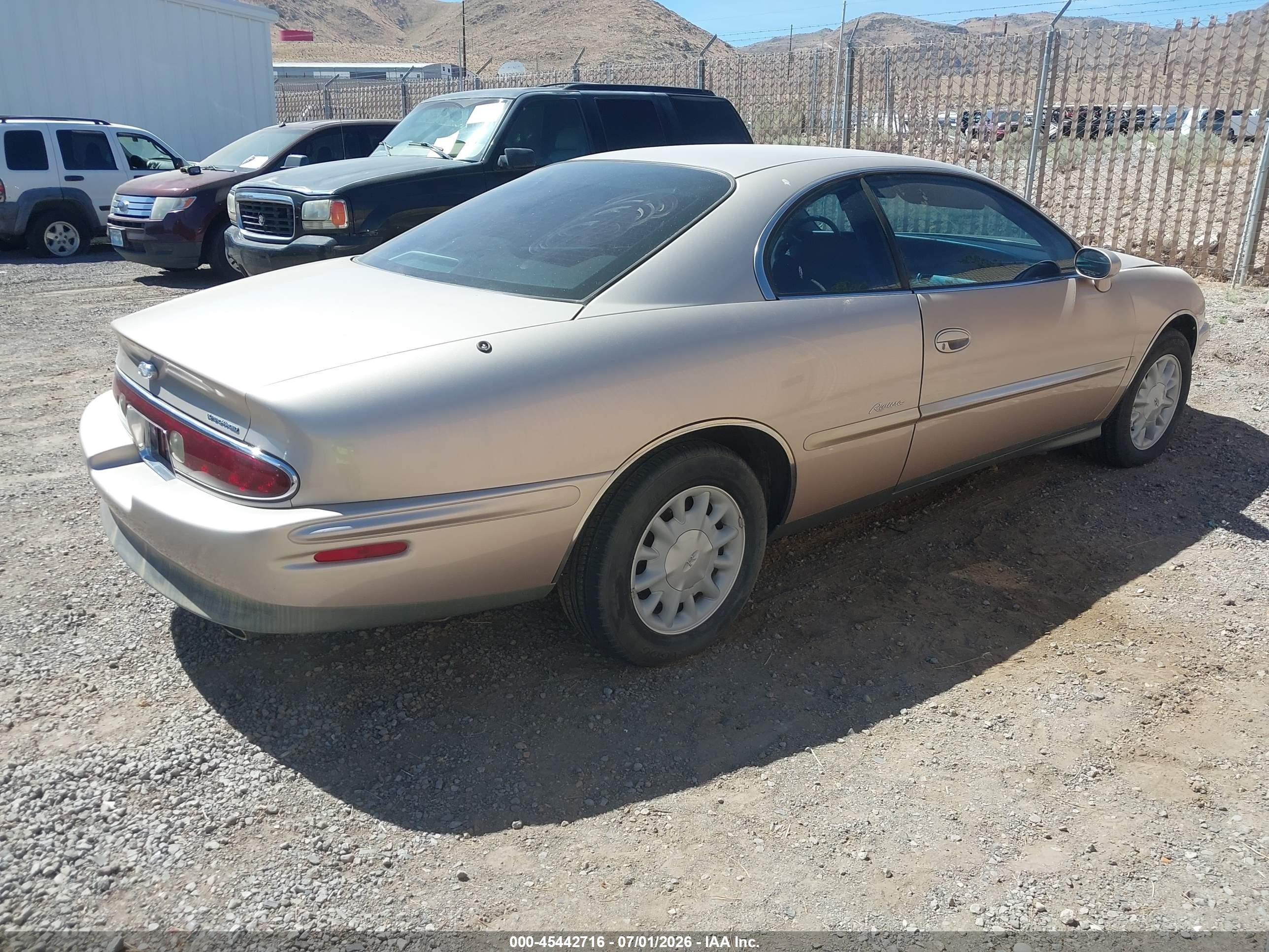 1995 Buick Riviera   Gold vin: 1G4GD2219S4713006