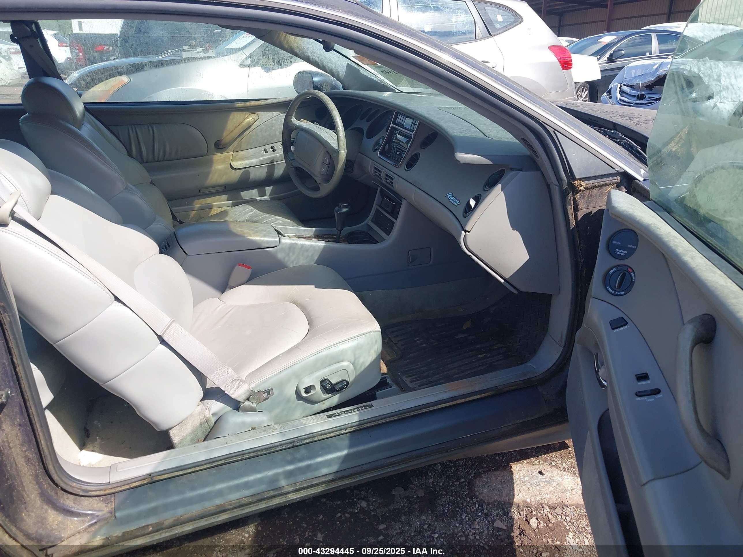 1999 Buick Riviera   Dark Blue vin: 1G4GD2219X4701588
