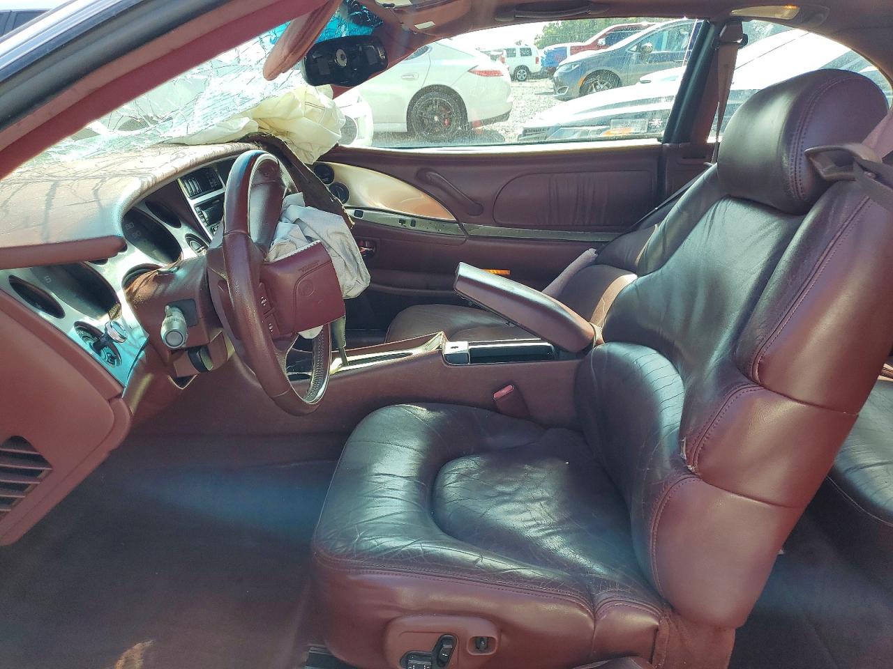 1998 Buick Riviera Silver vin: 1G4GD221XW4700710