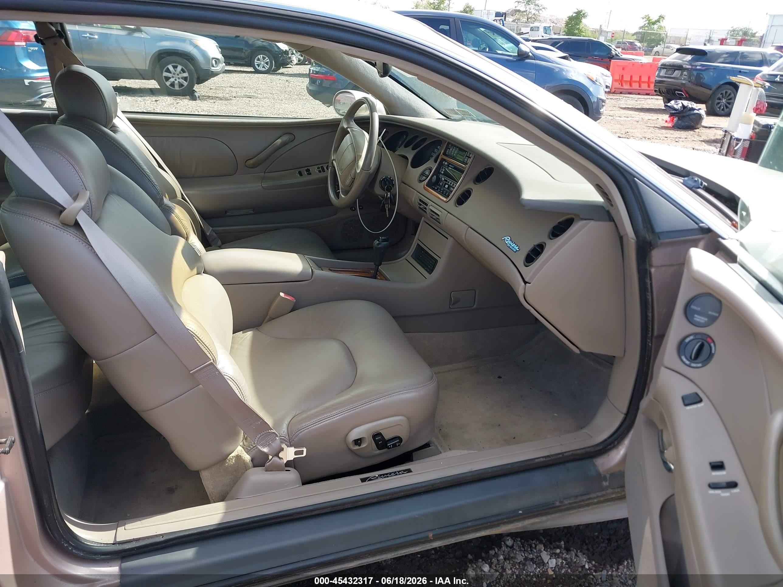 1998 Buick Riviera   Gold vin: 1G4GD221XW4707222