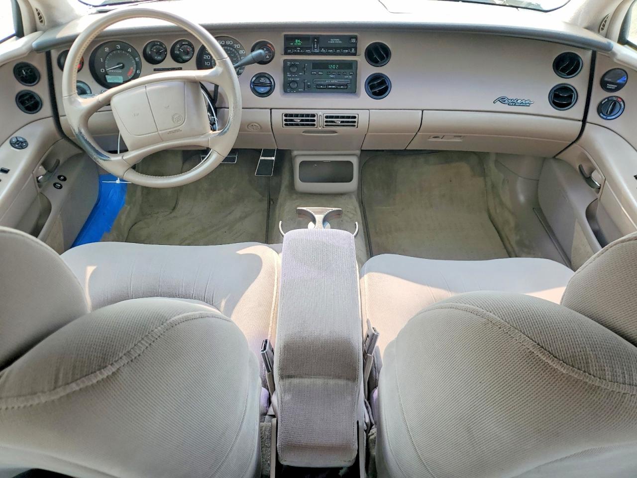 1995 Buick Riviera White vin: 1G4GD22K0S4717888